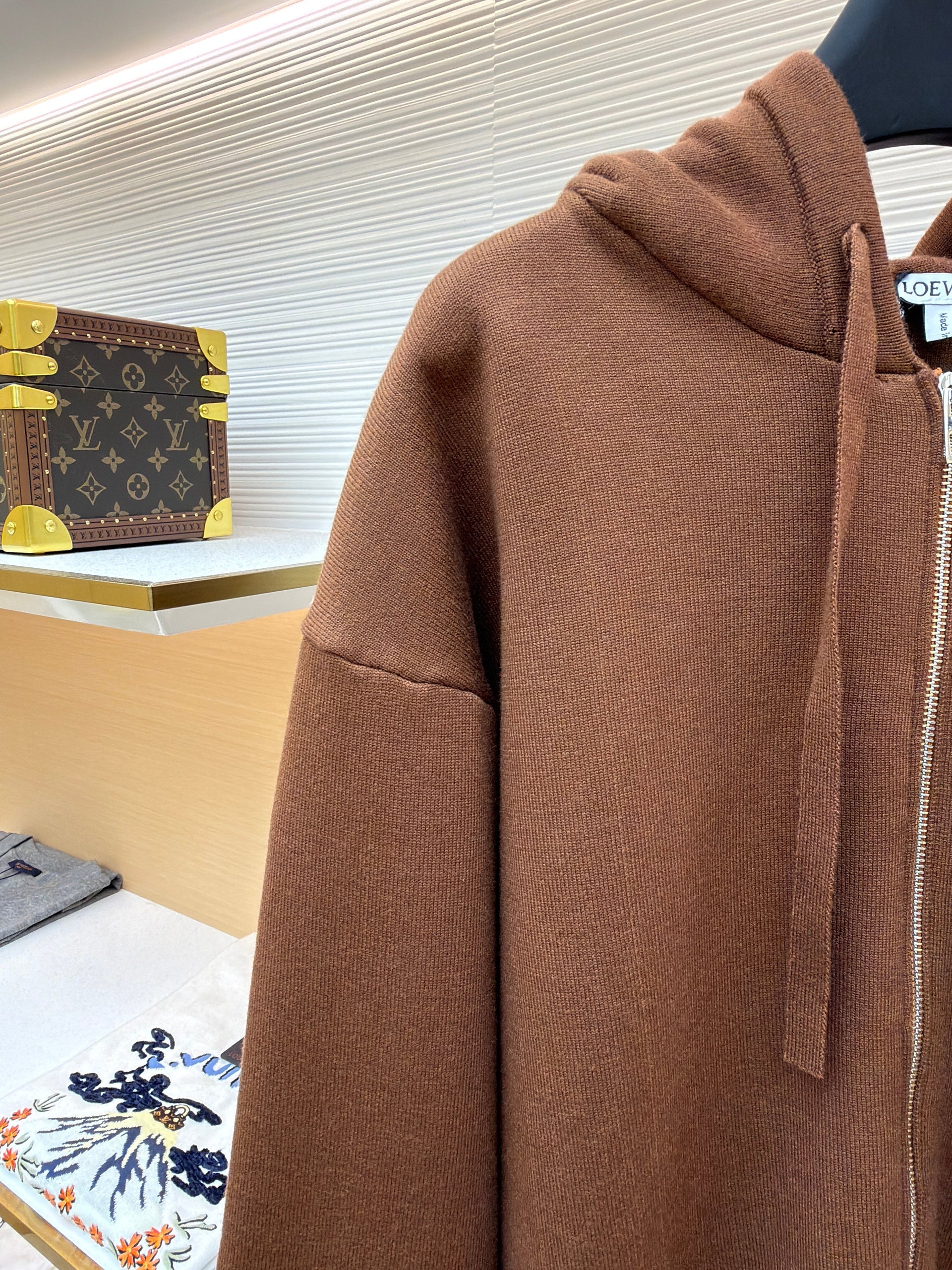LOEW ZIP HOODIE
