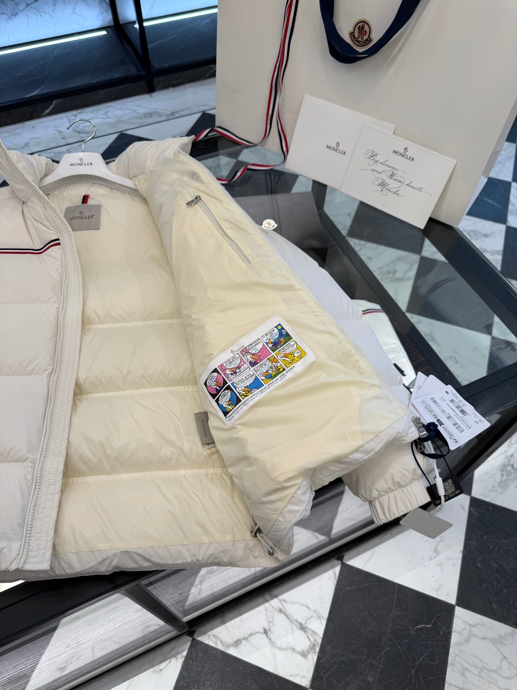 MONC BOUVAQUE JACKET