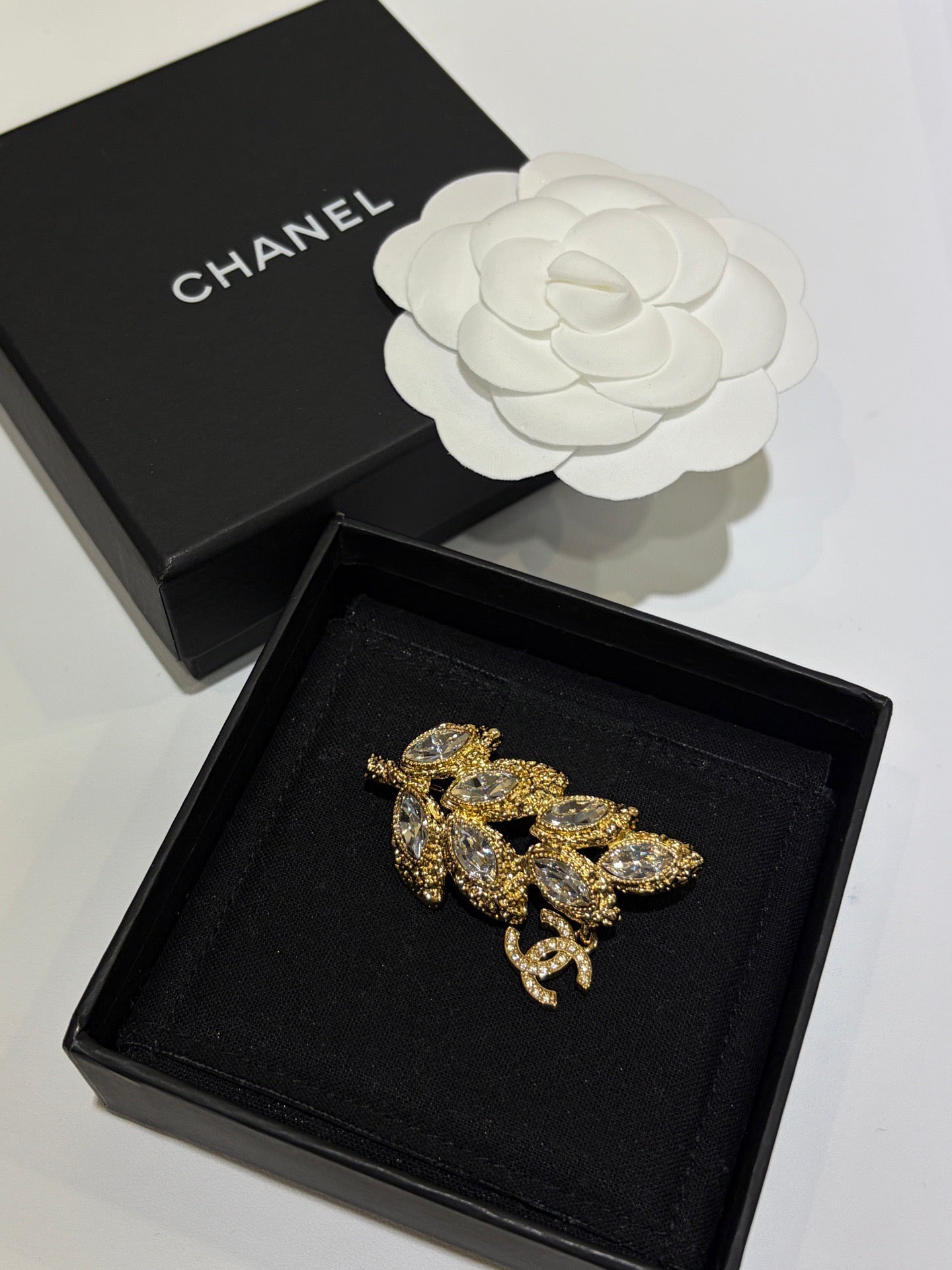 CC BROOCHE