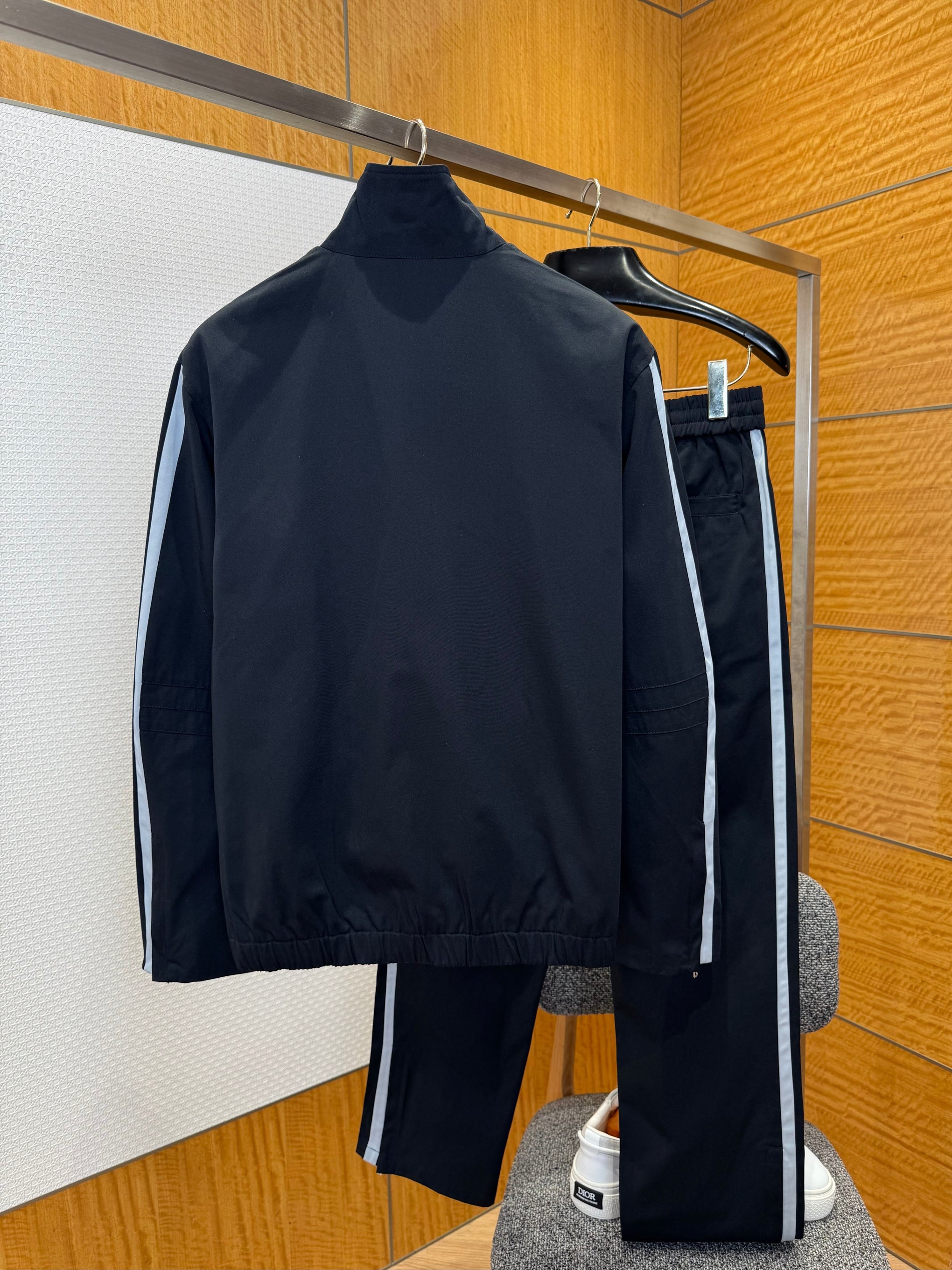 GG ZIP BOMBER