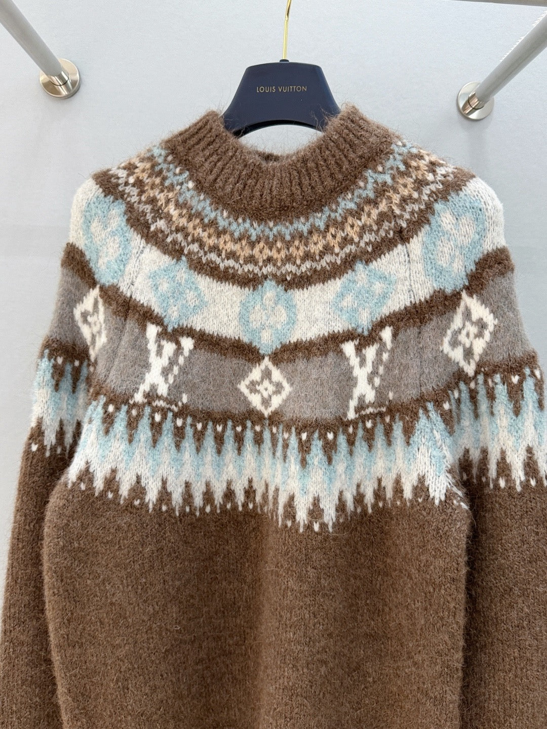 LOU JUMPER