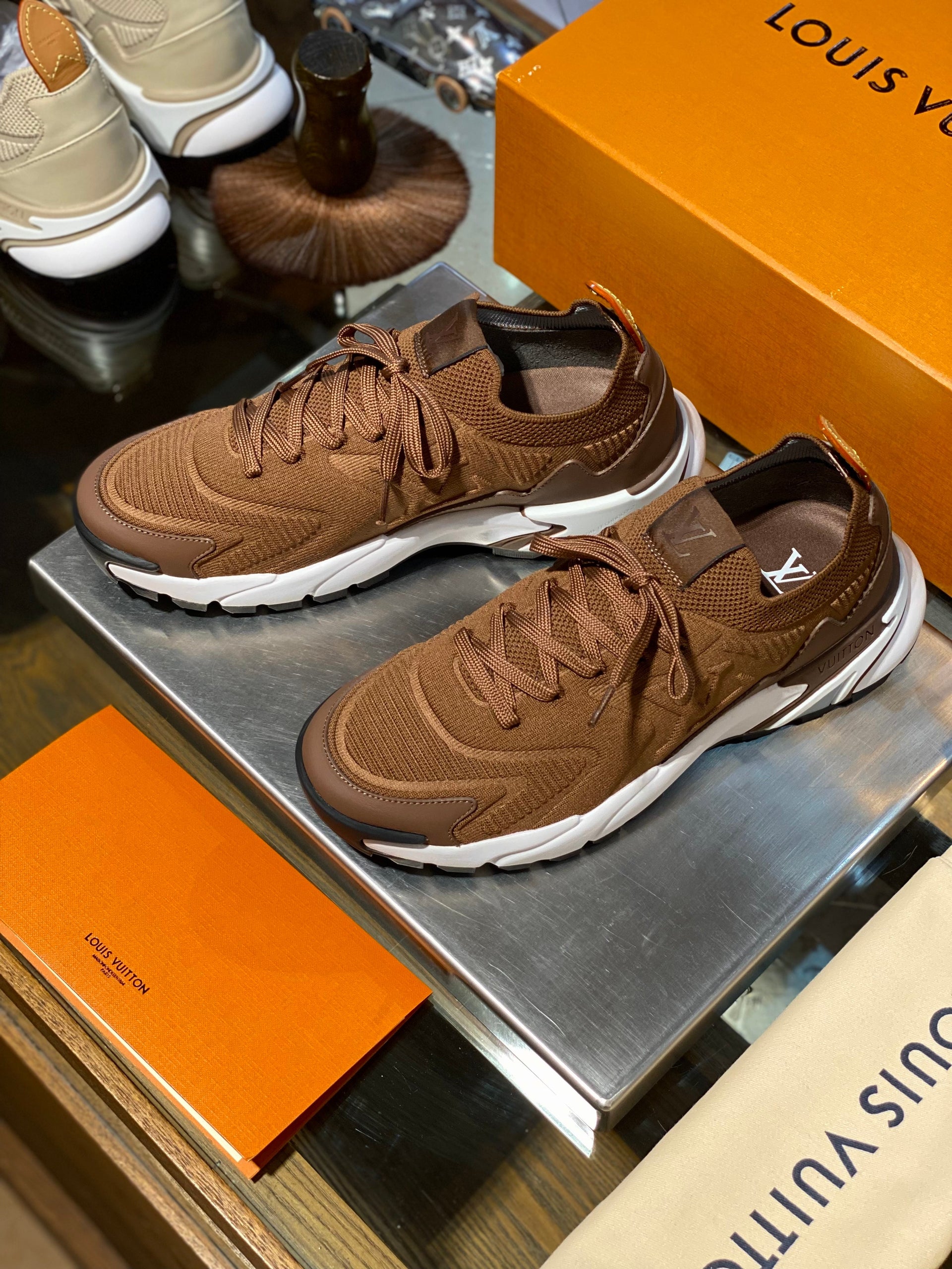 LOU RUNNER TATIC TRAINERS