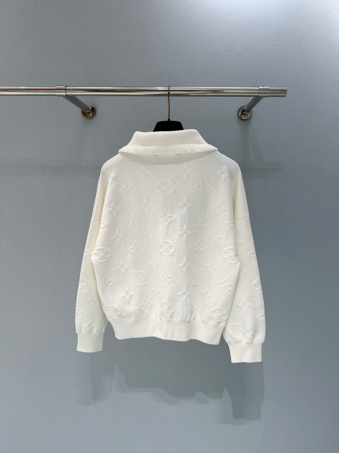 LOU JUMPER