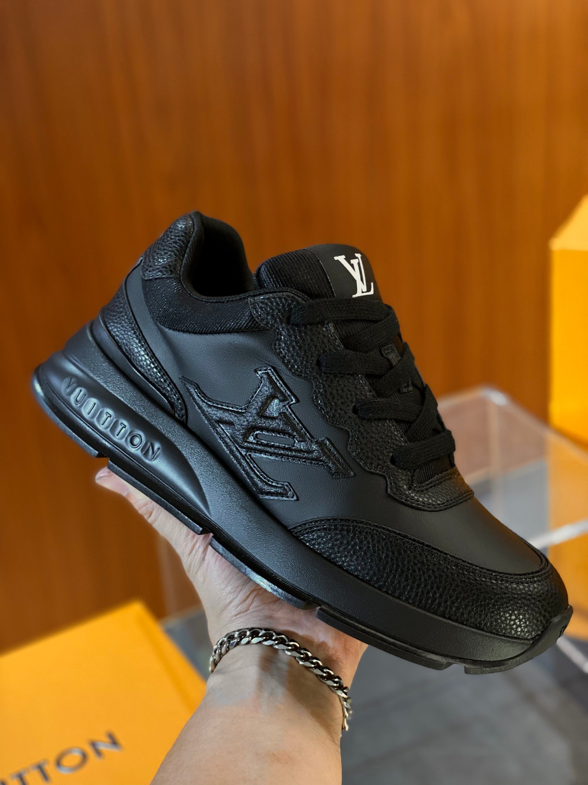 LOU CLASSIC SNEAKER