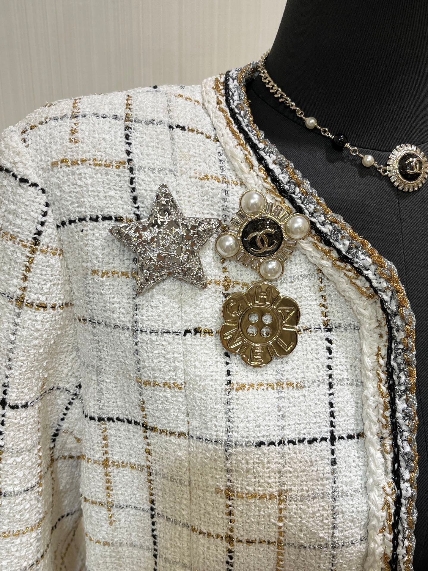 CC BROOCHE