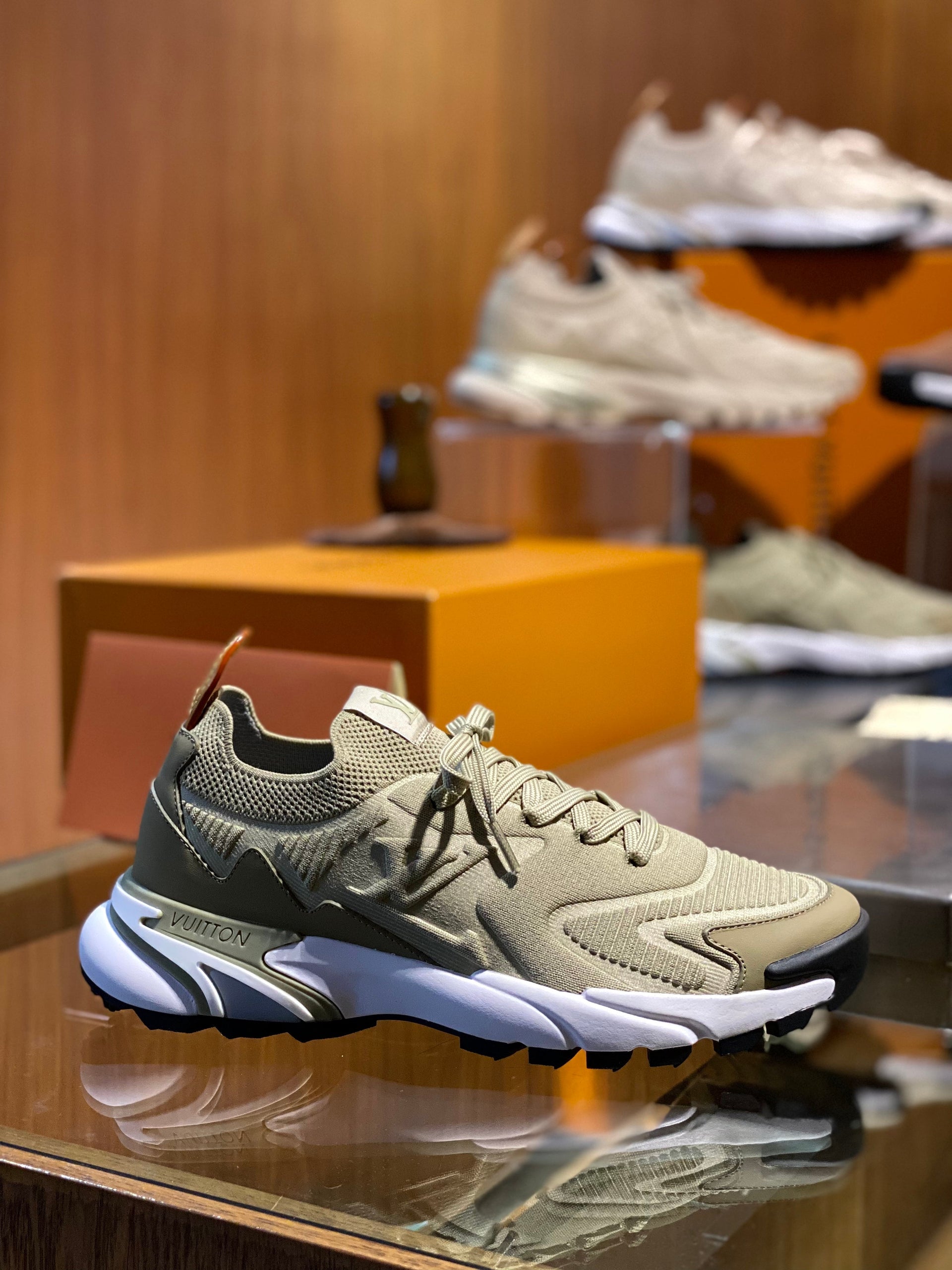 LOU RUNNER TATIC TRAINERS