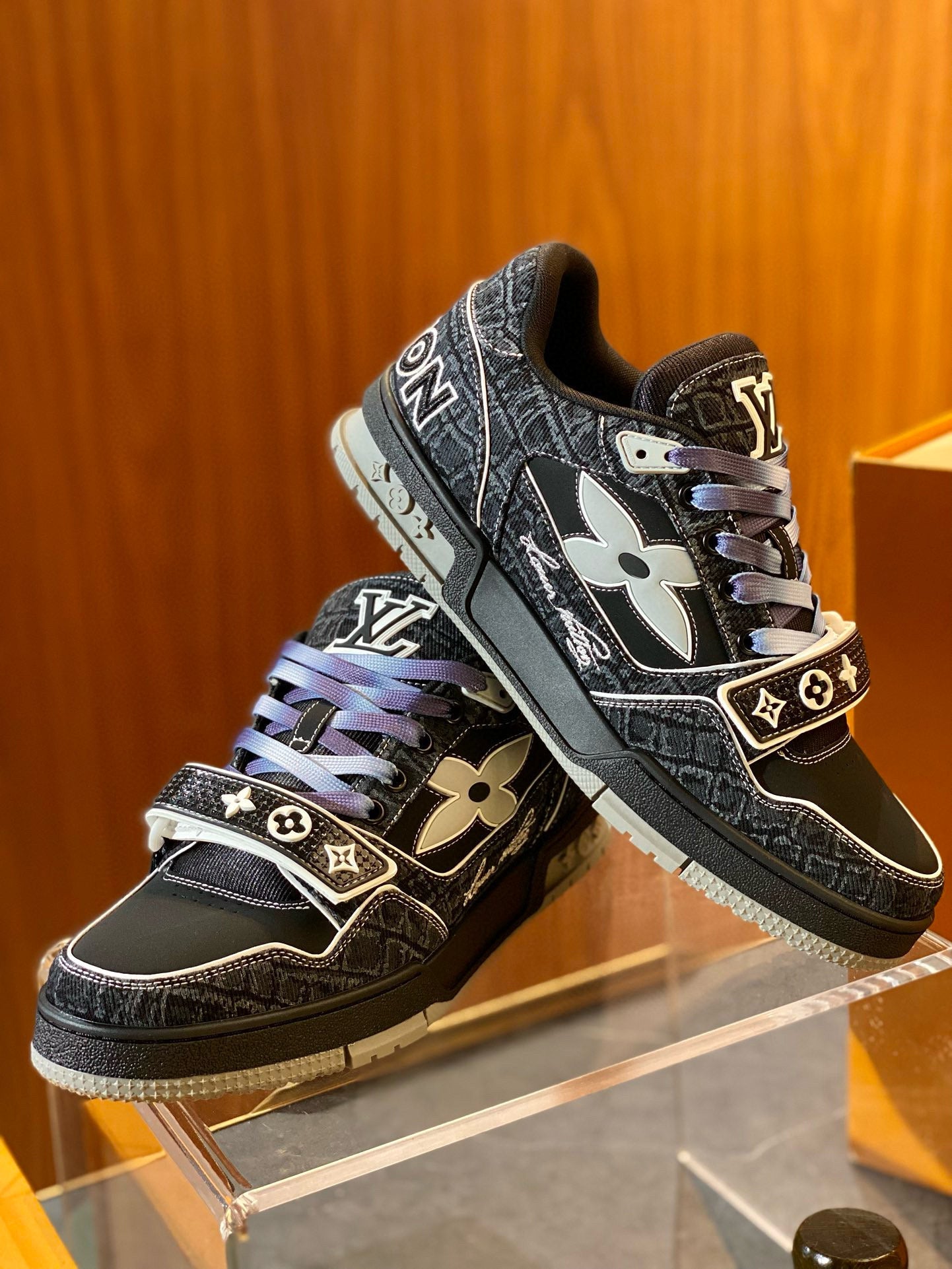 LOU TRAINERS