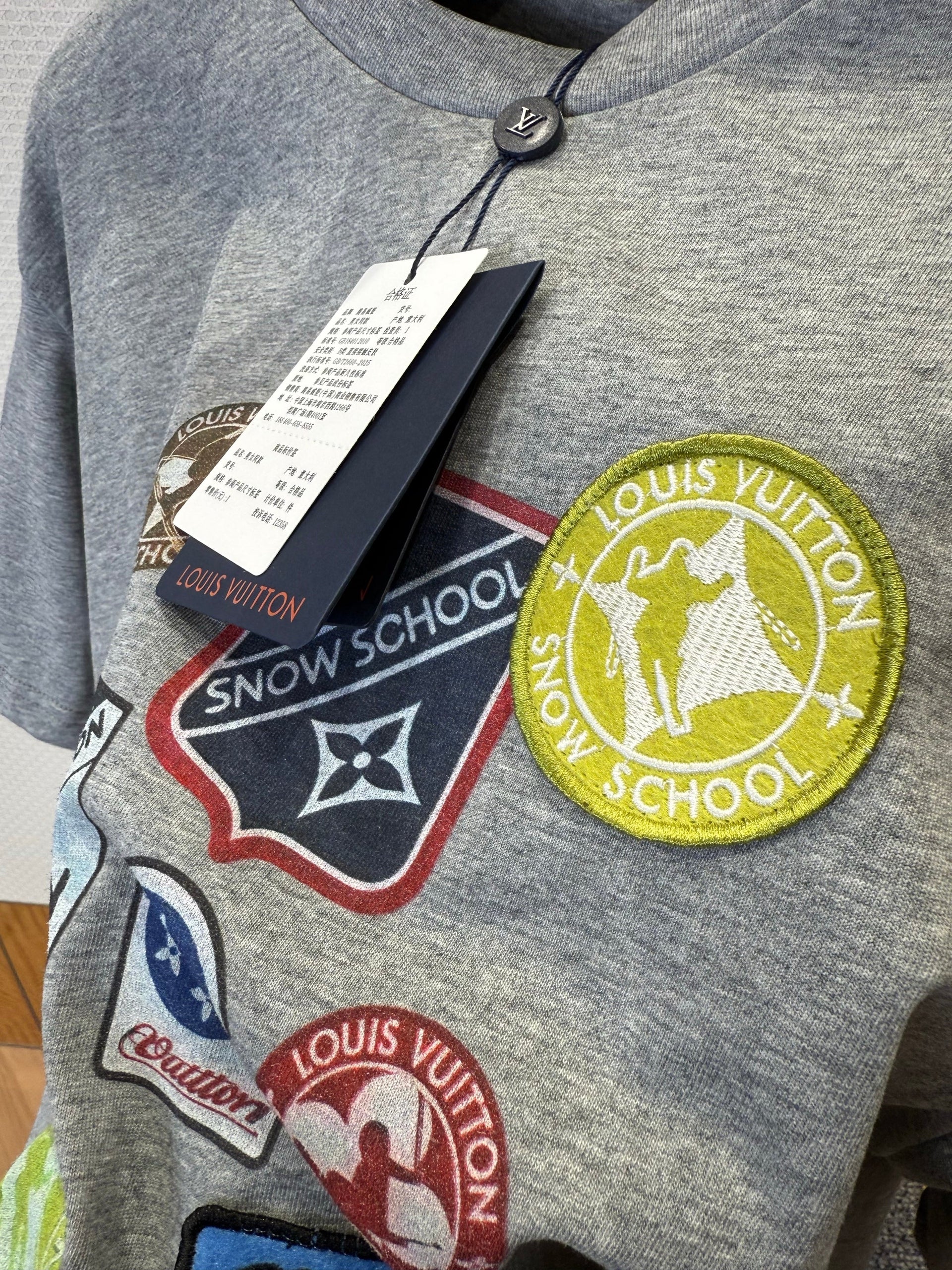 LOU T-SHIRT