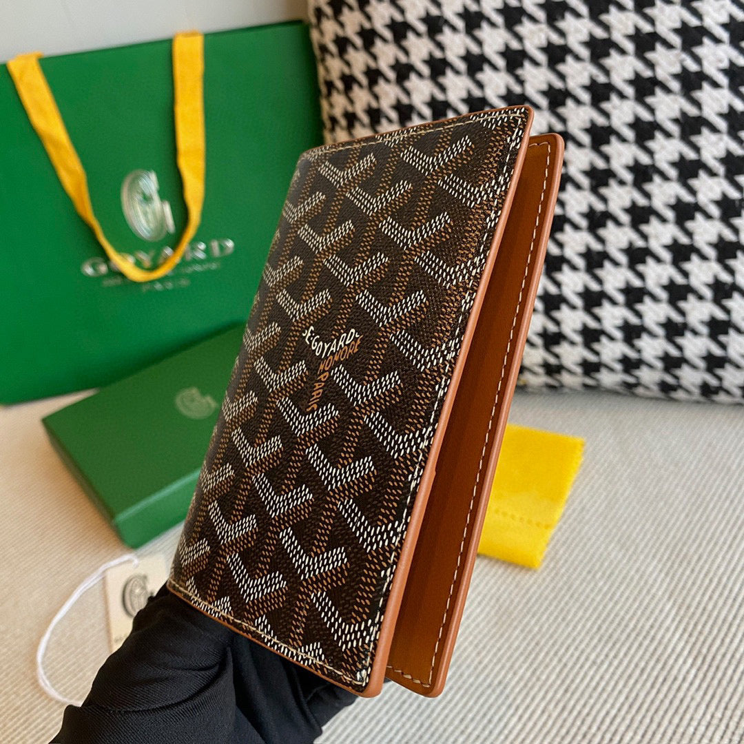 GOYA GRENELLE PASSPORT COVER