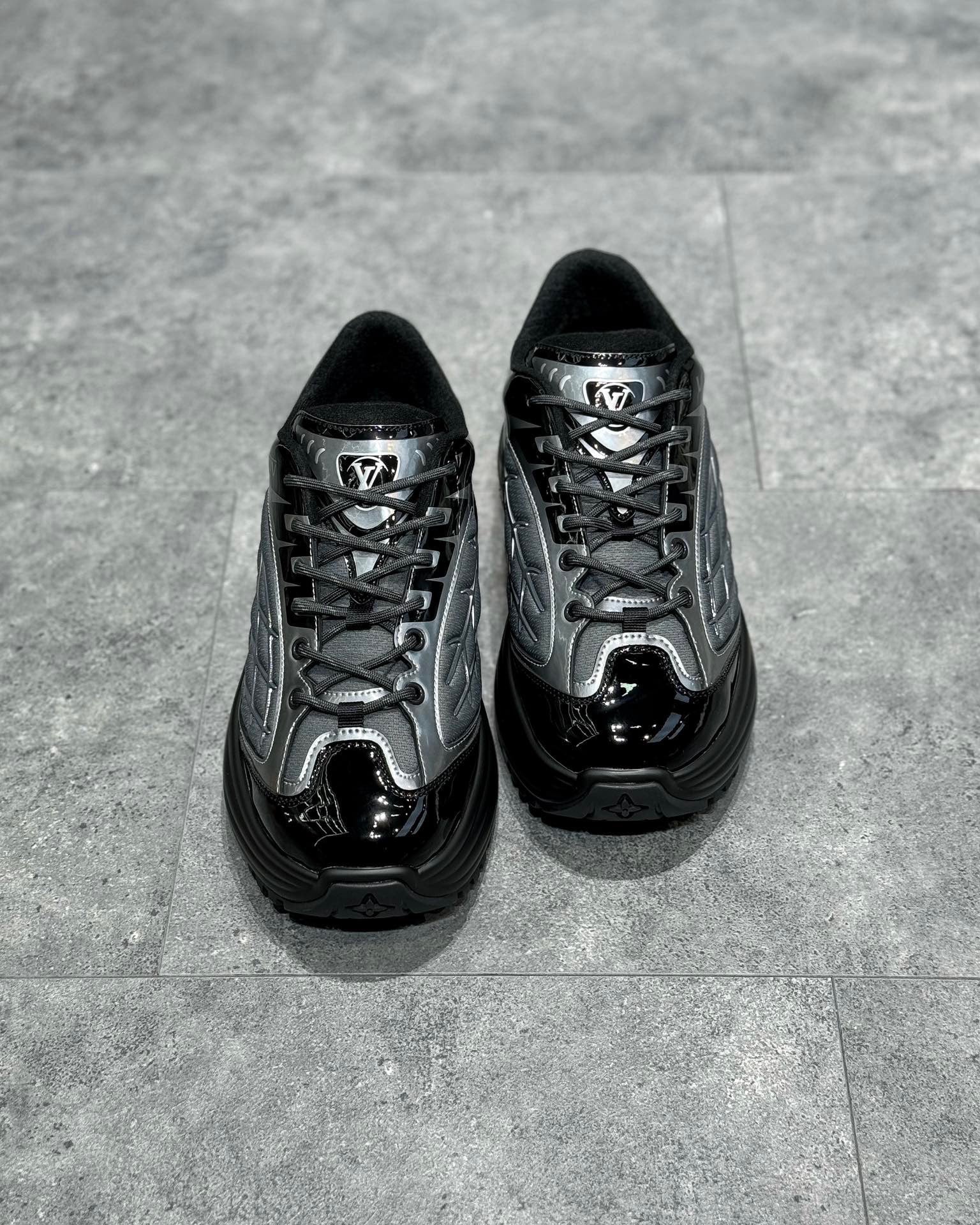LOU DISCOVERY TRAINERS