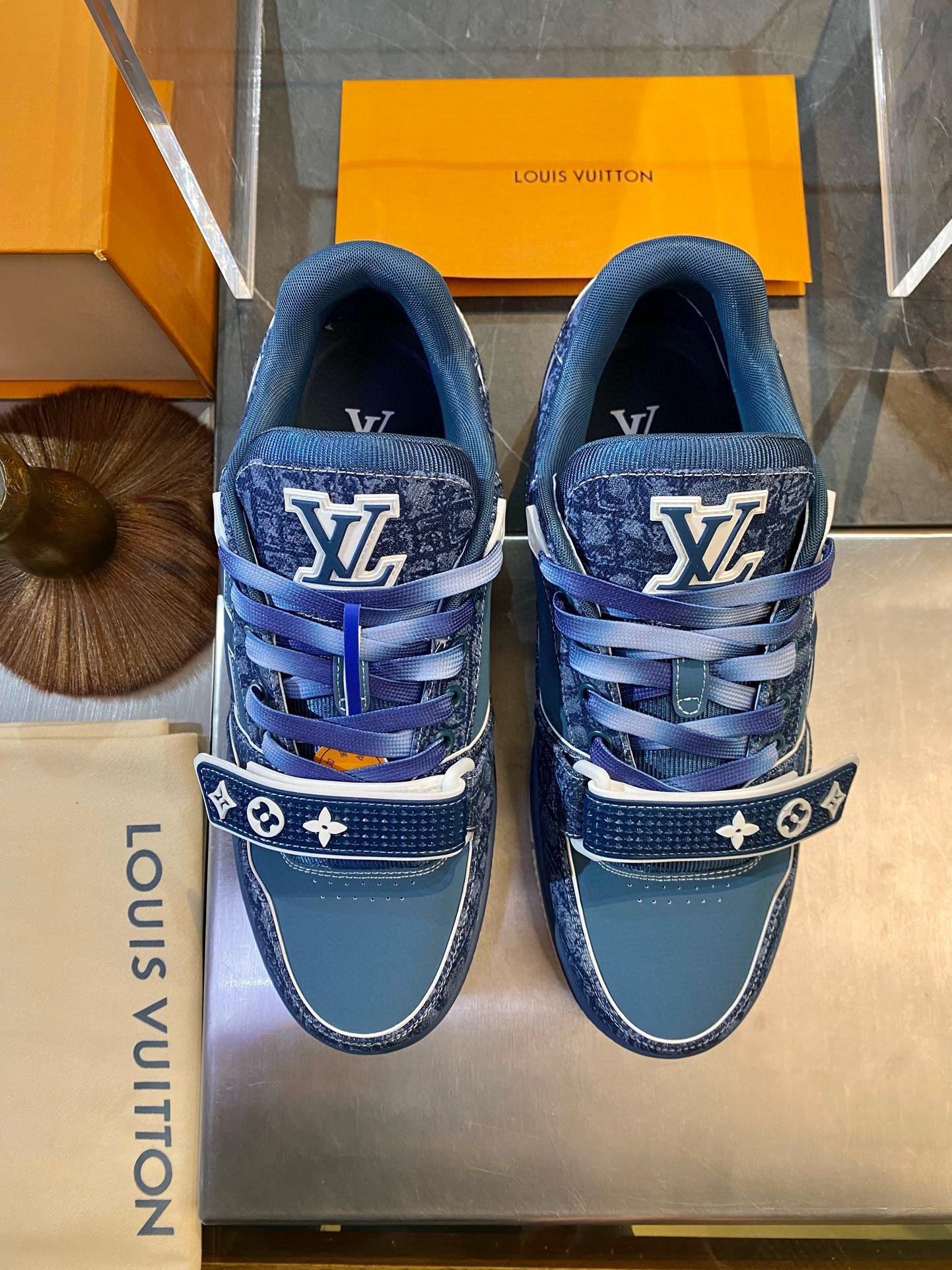 LOU TRAINERS