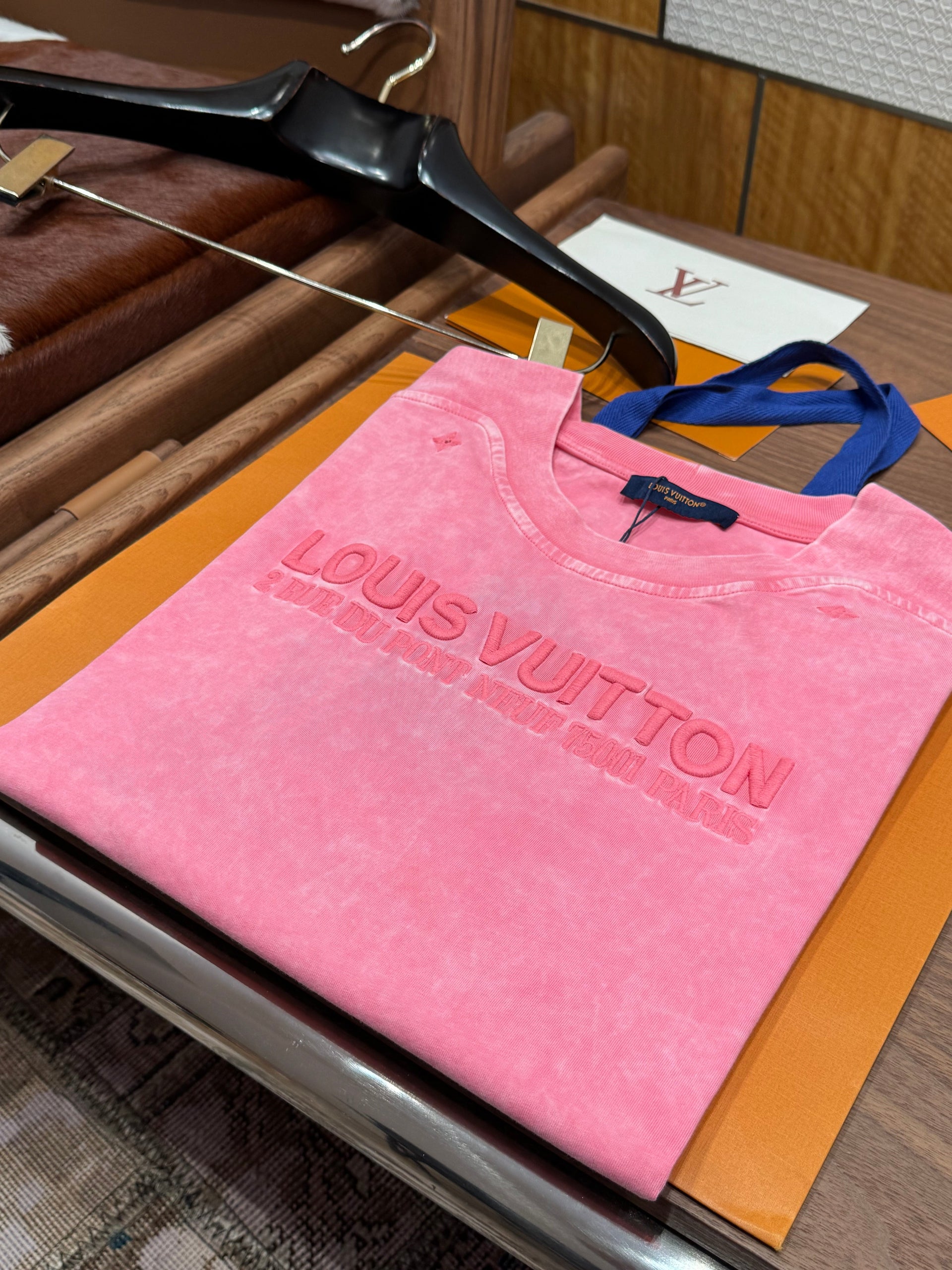 LOU T-SHIRT