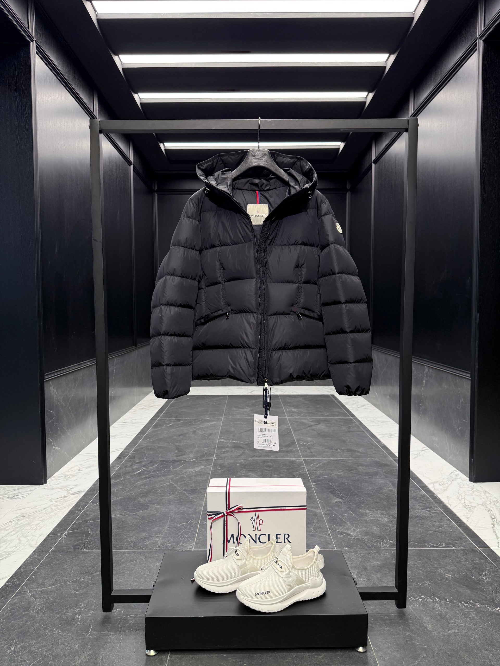 MONC AVOCE JACKET