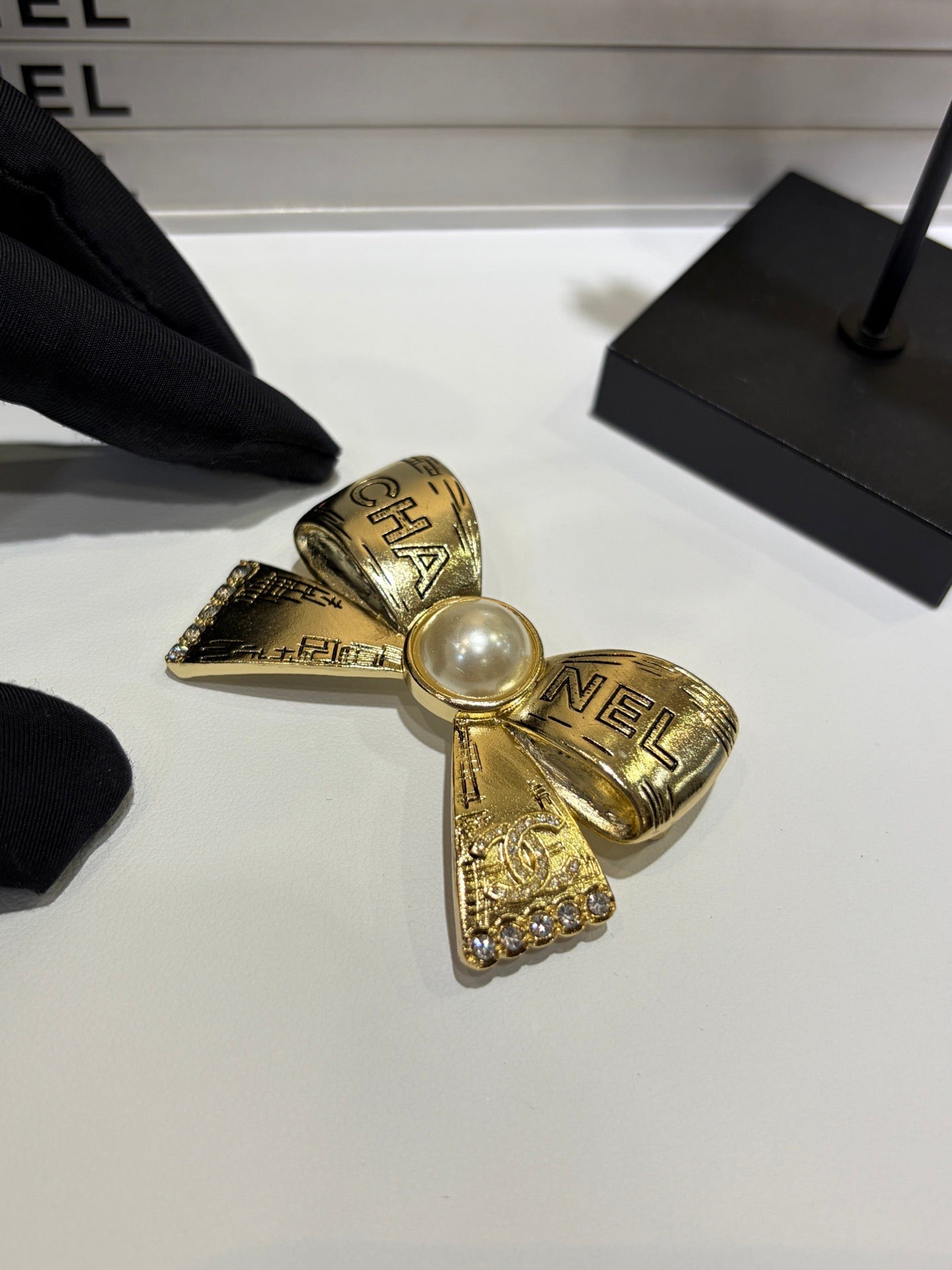 CC BROOCHE