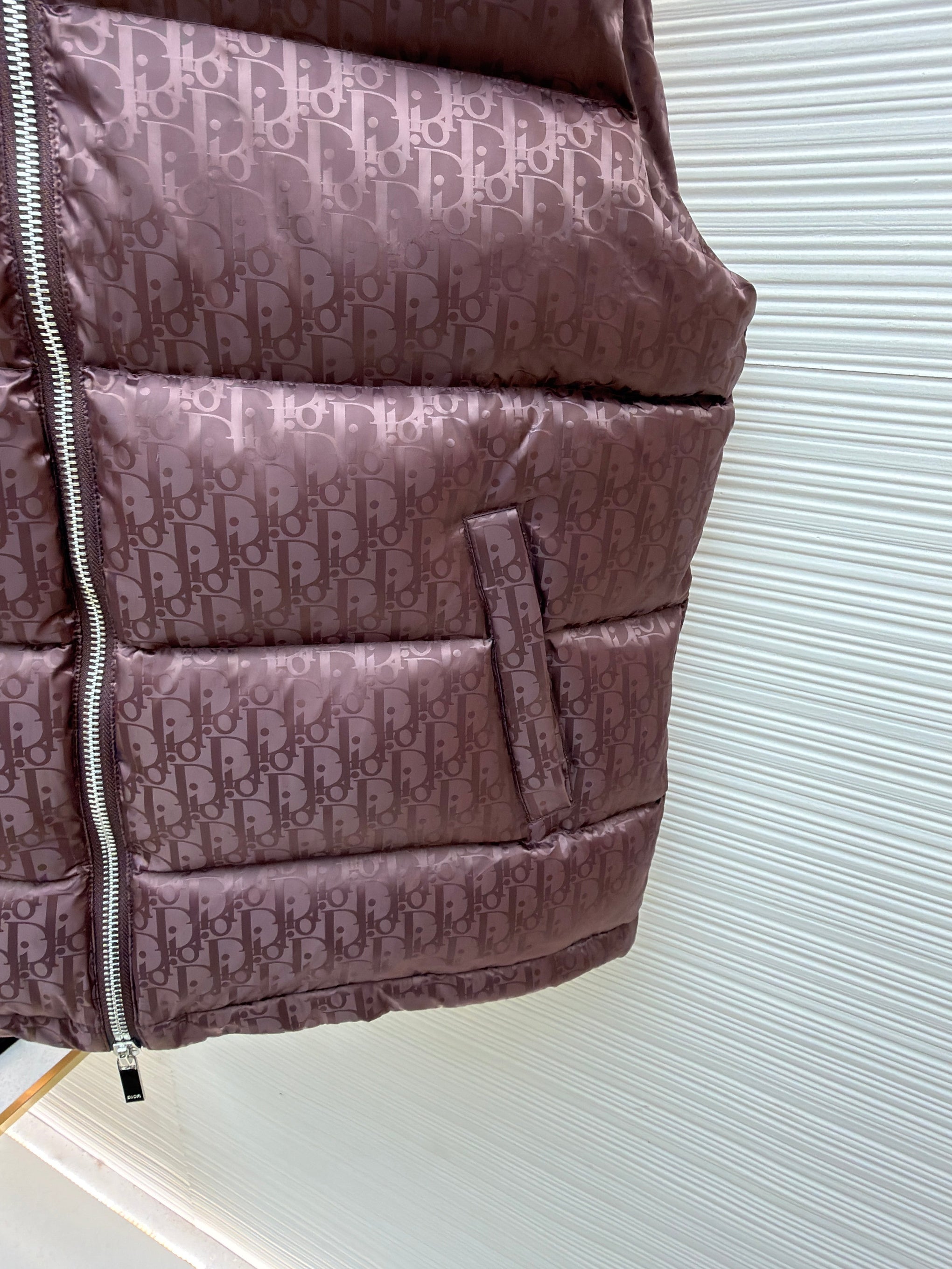 CD VEST