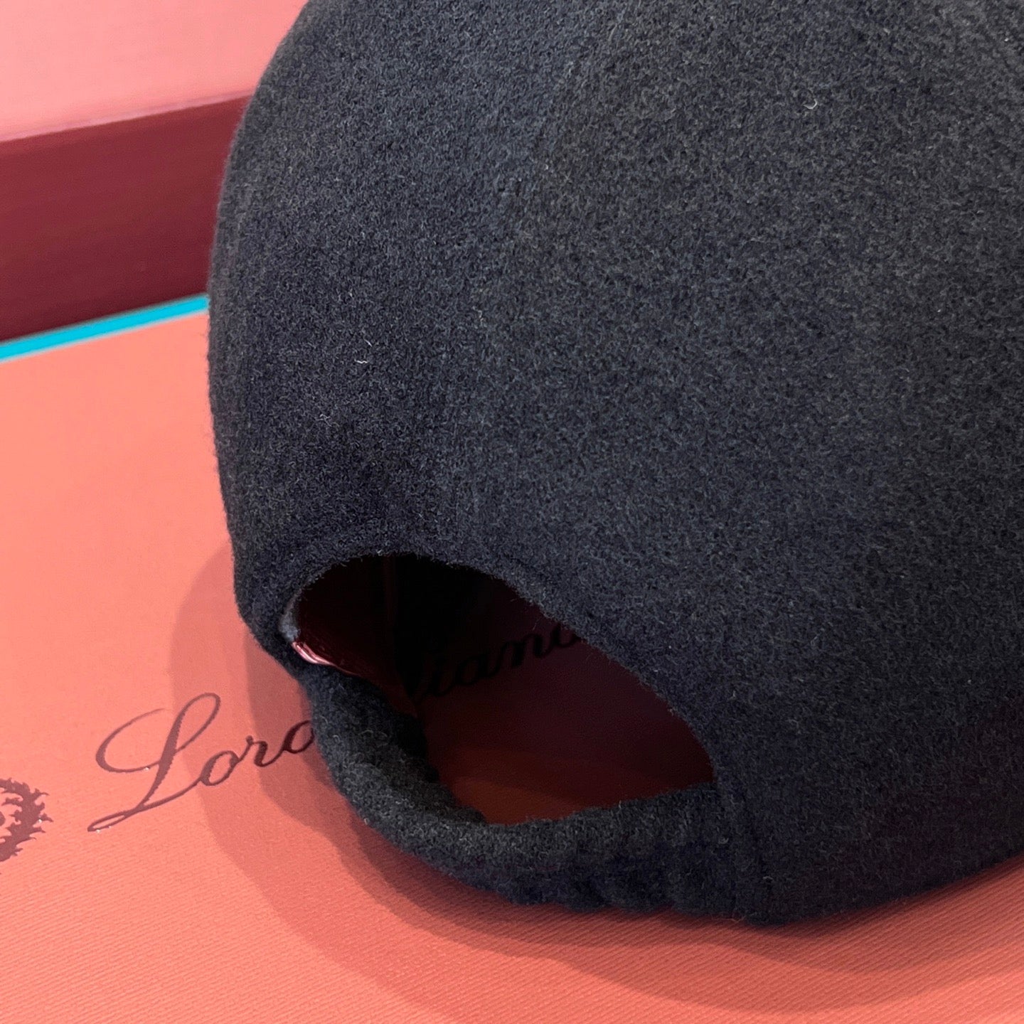 LORO P CASHMERE CAP