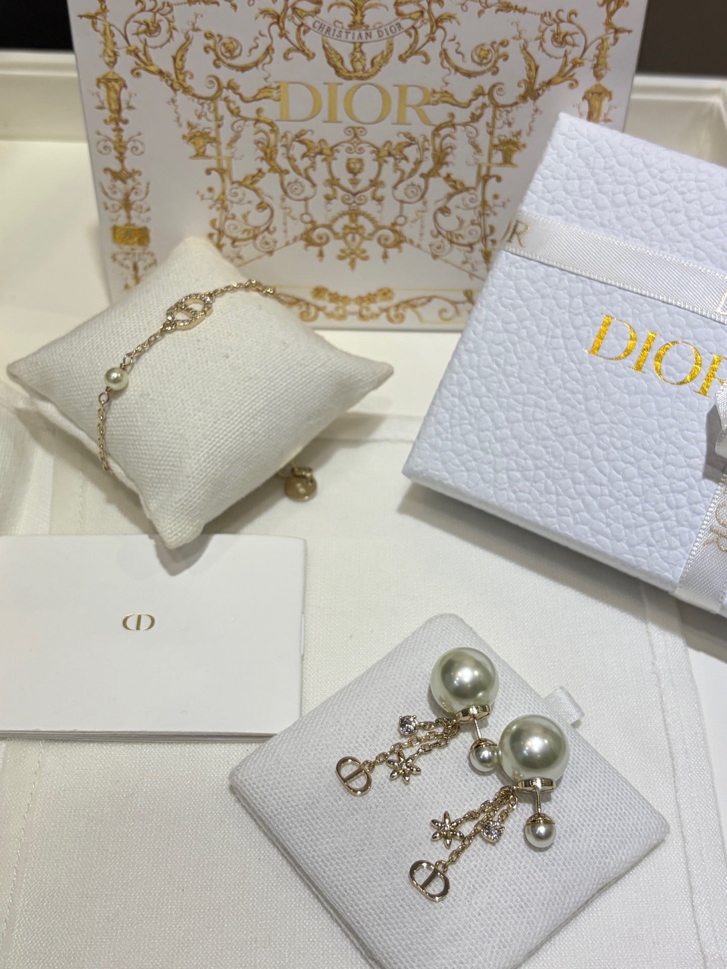 CD EARRINGS