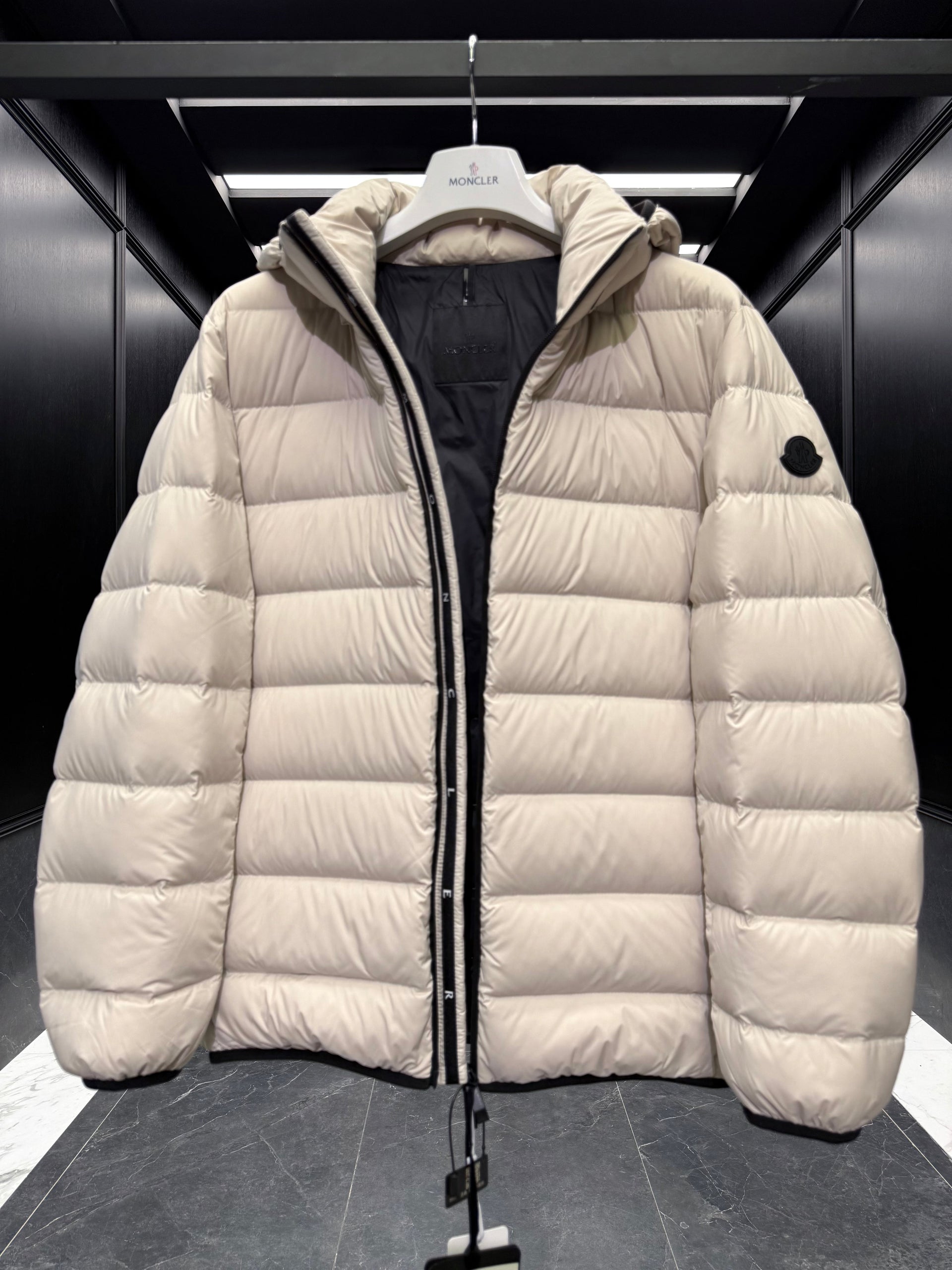 MONC JELUZ JACKET