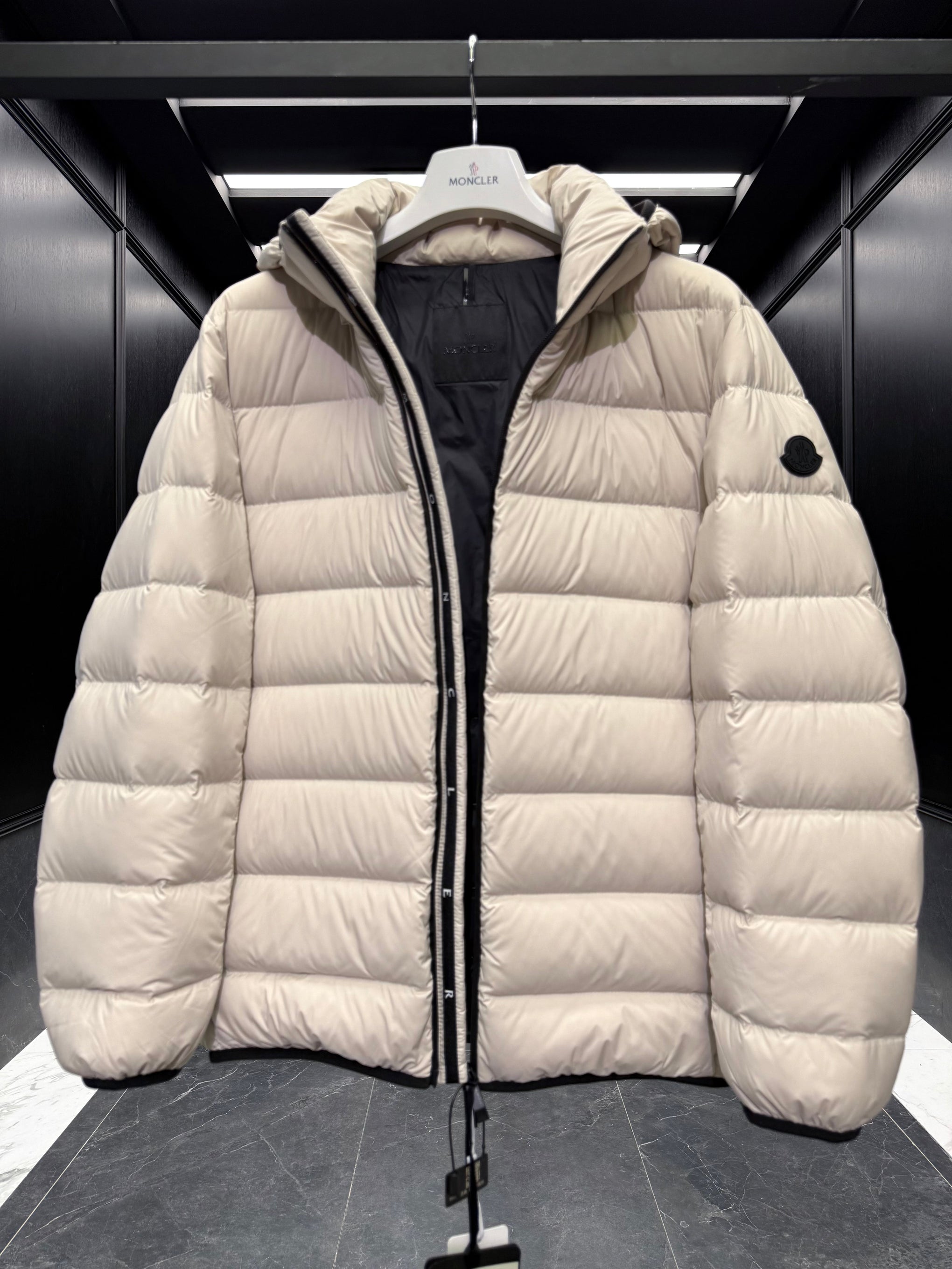 MONC JELUZ JACKET