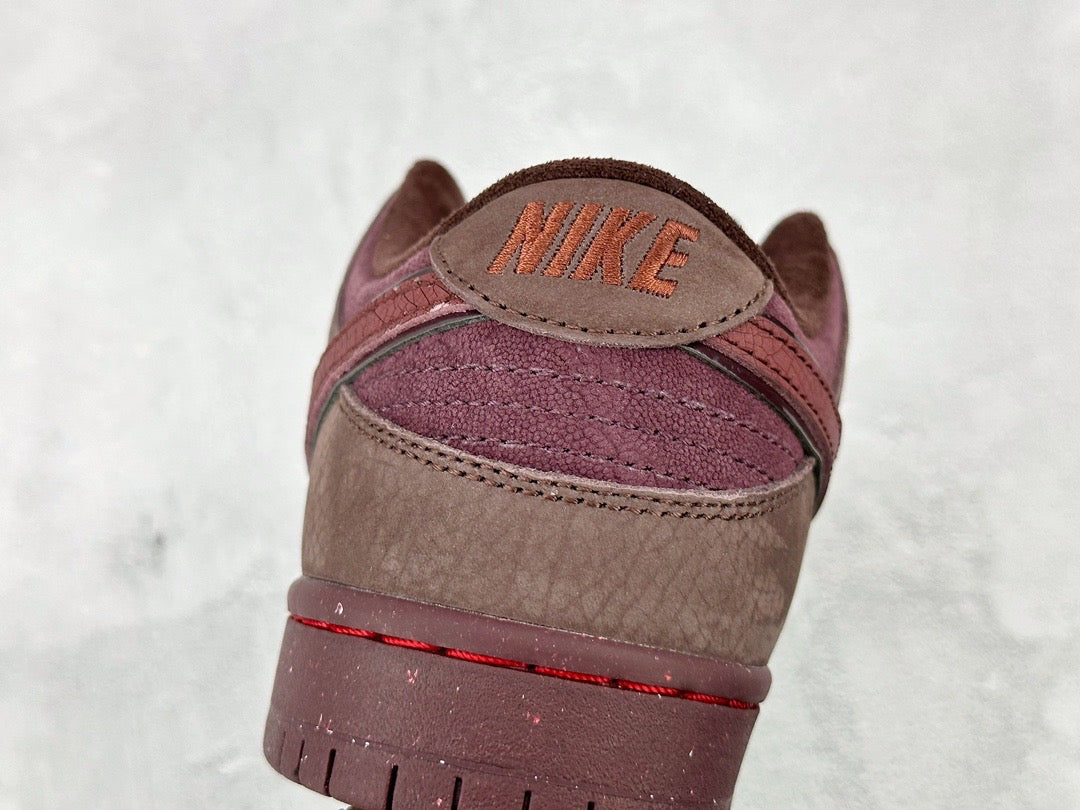 NIKE SB DUNK LOW VALENTINE’S DAY CITY OF LOVE