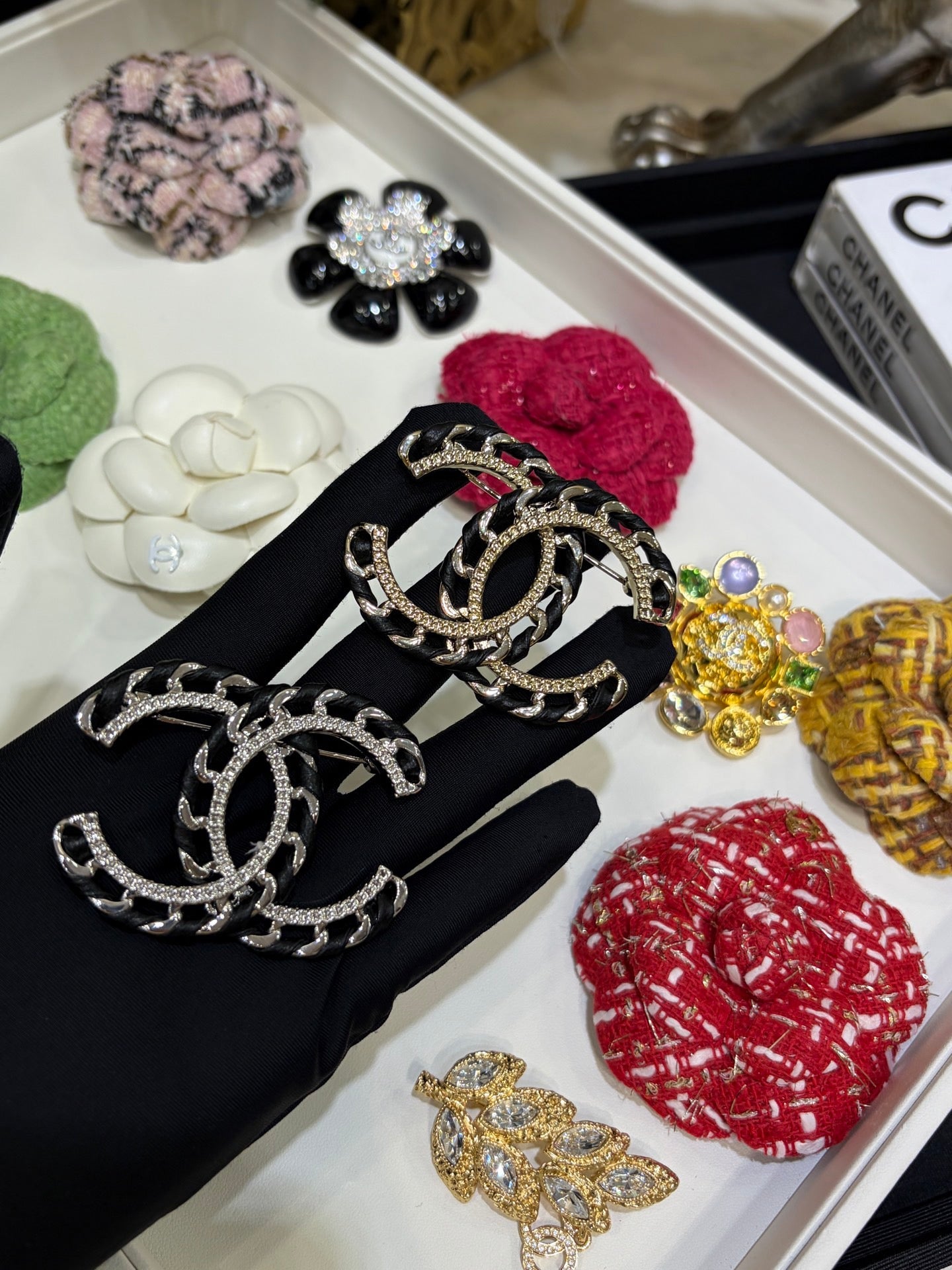 CC BROOCHE