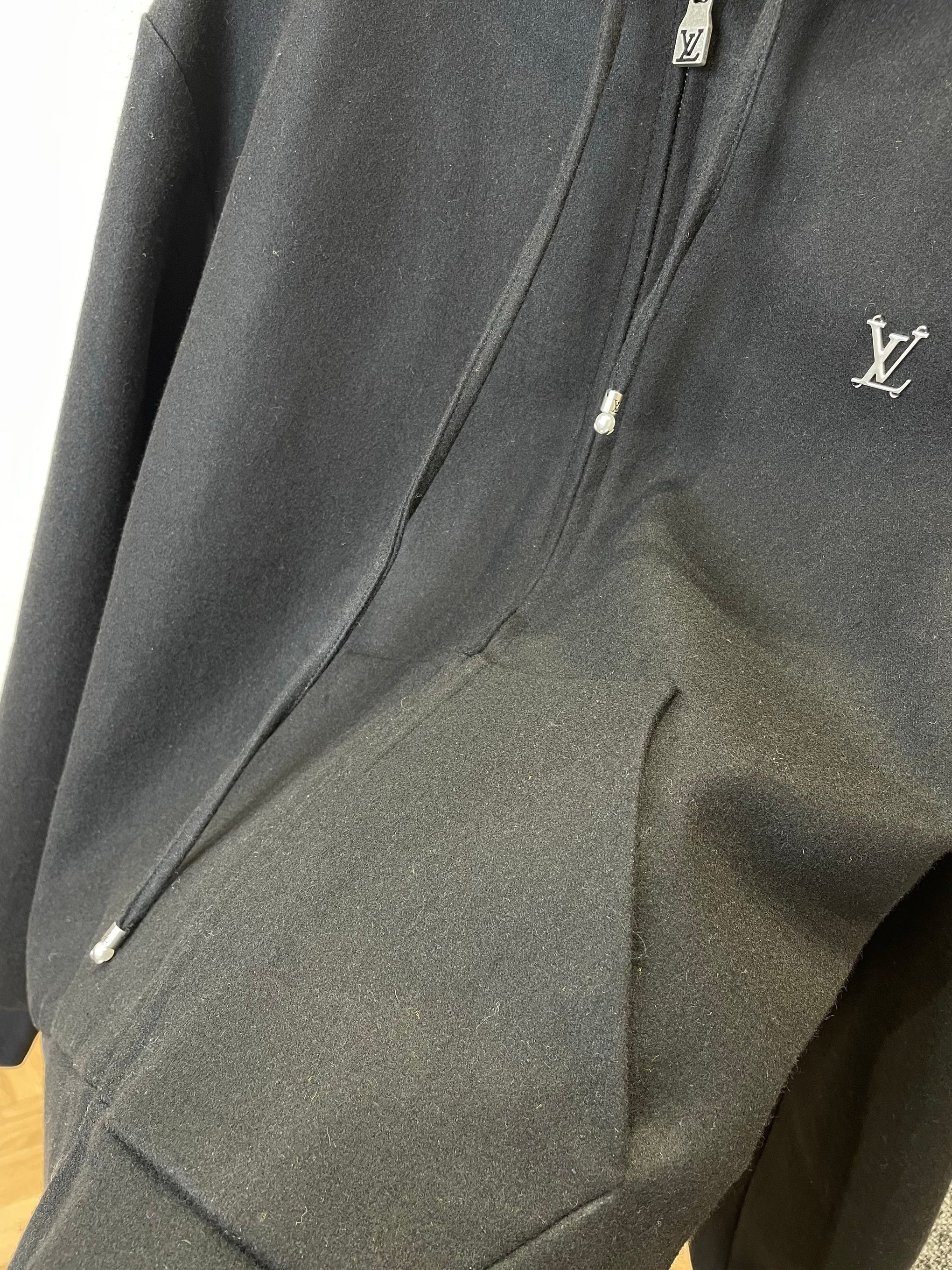 LOU ZIP HOODIE