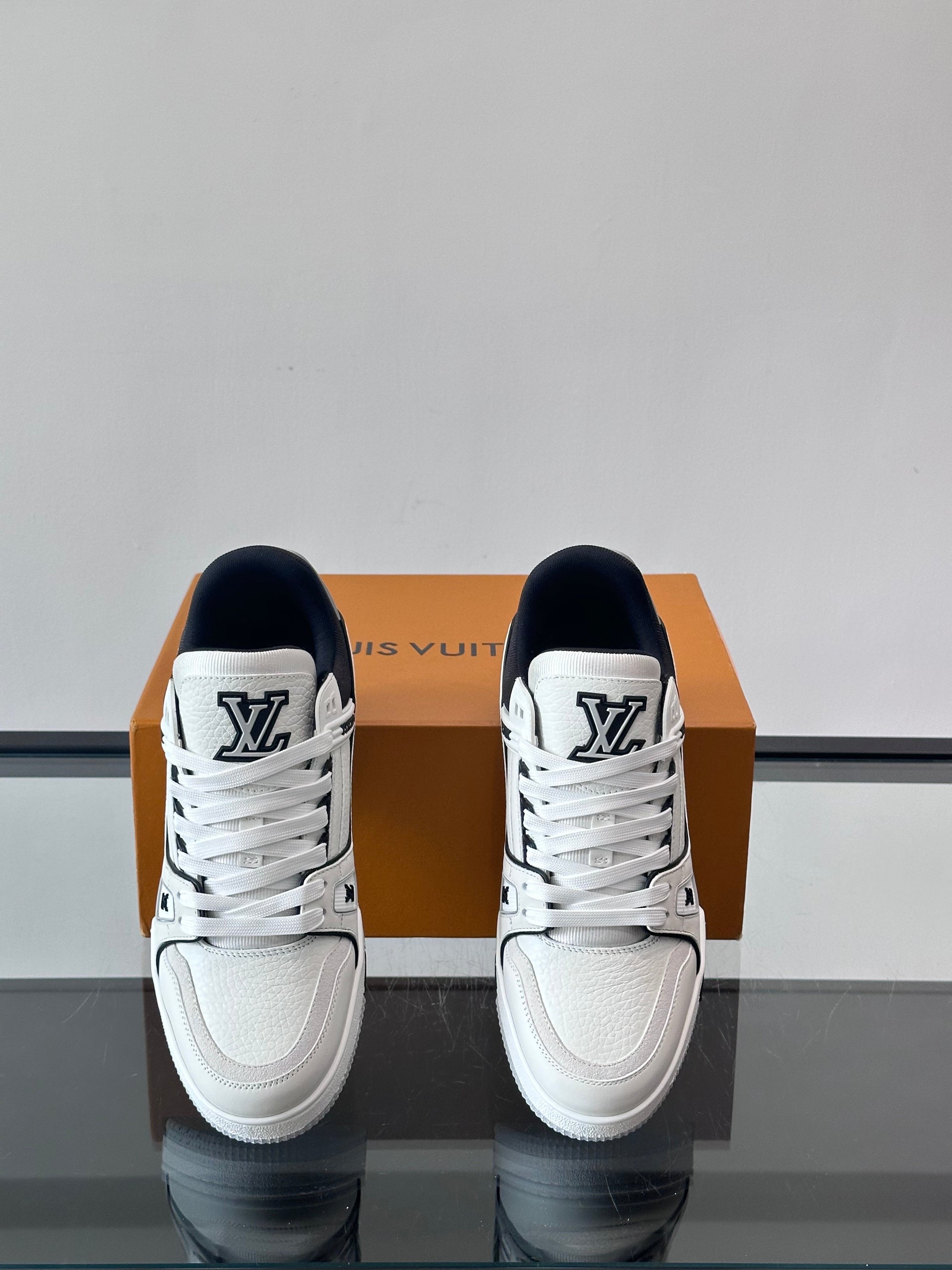 LOU TRAINERS