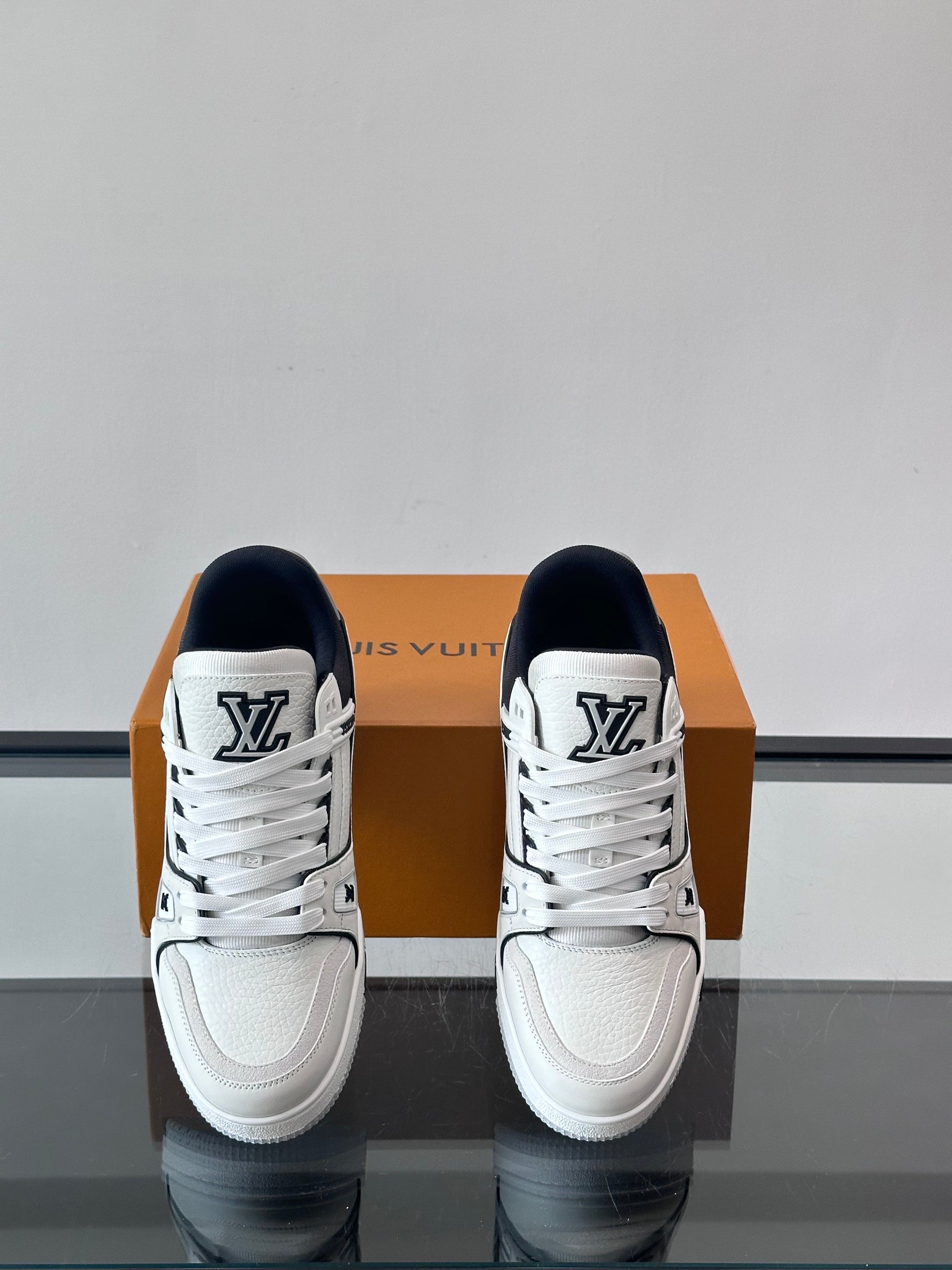 LOU TRAINERS
