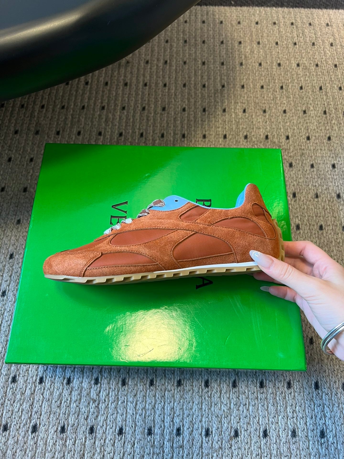 BOTT V ORBIT SNEAKER