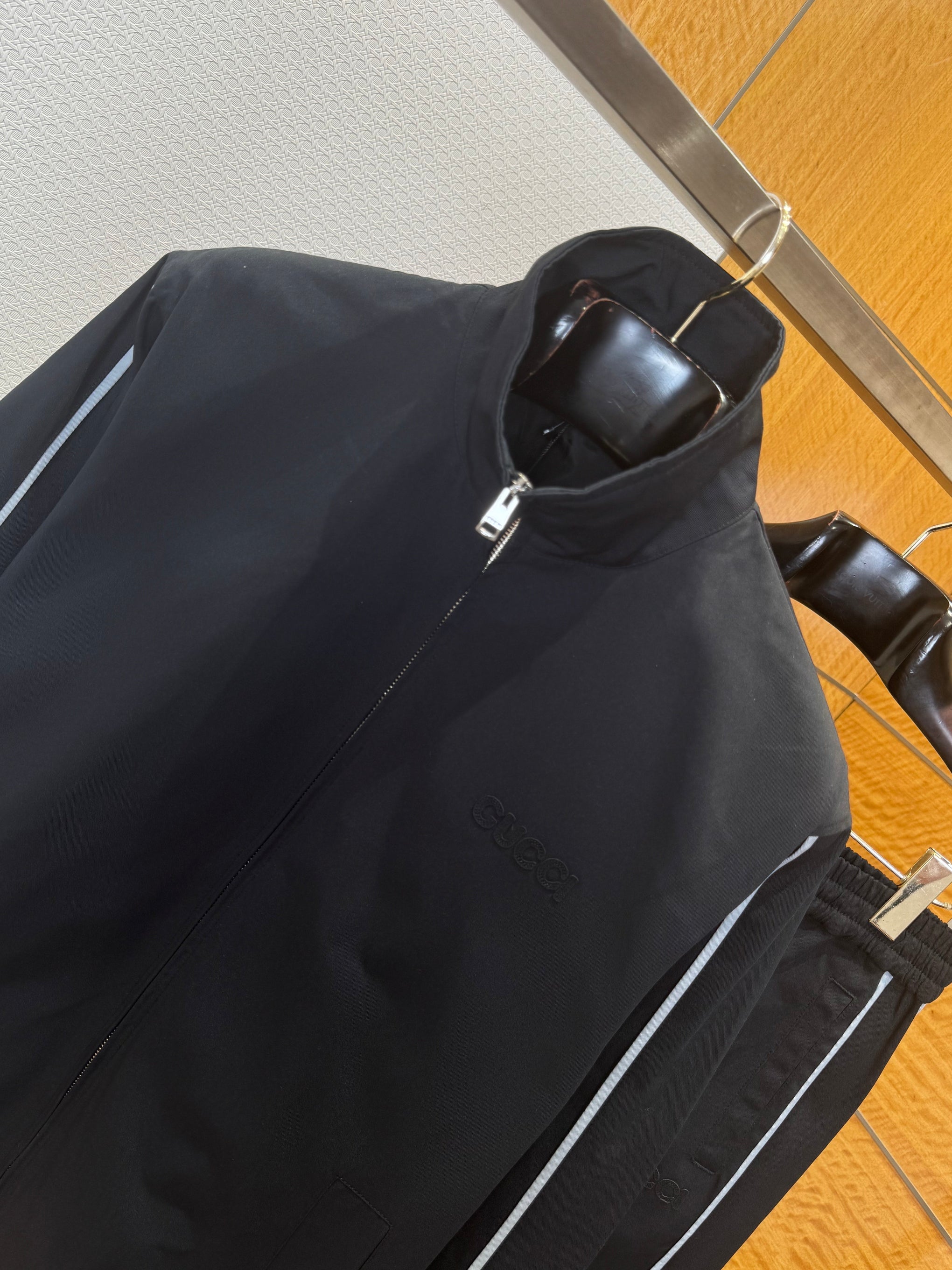 GG ZIP BOMBER