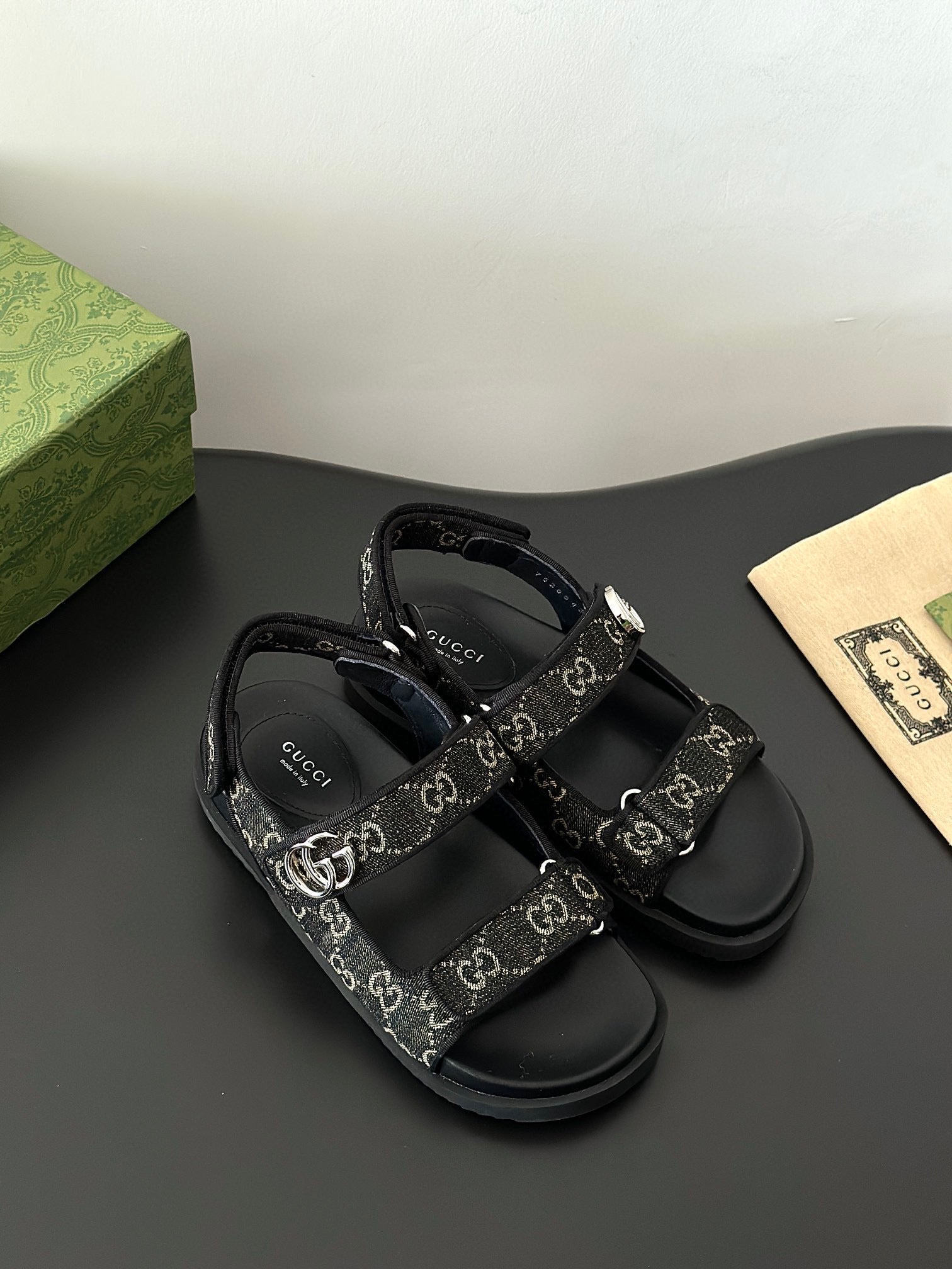 GG SANDALS