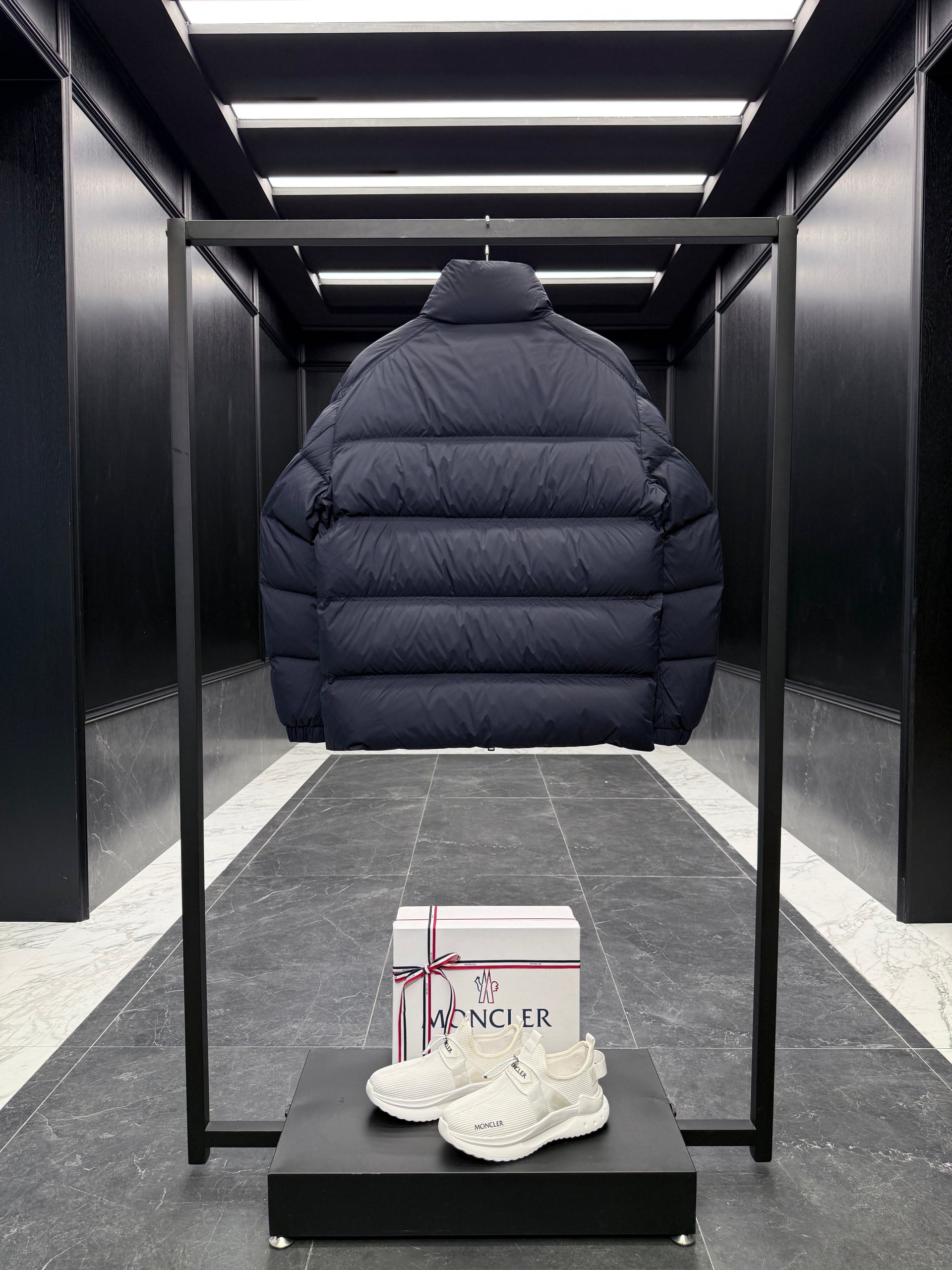 MONC BOUVAQUE JACKET