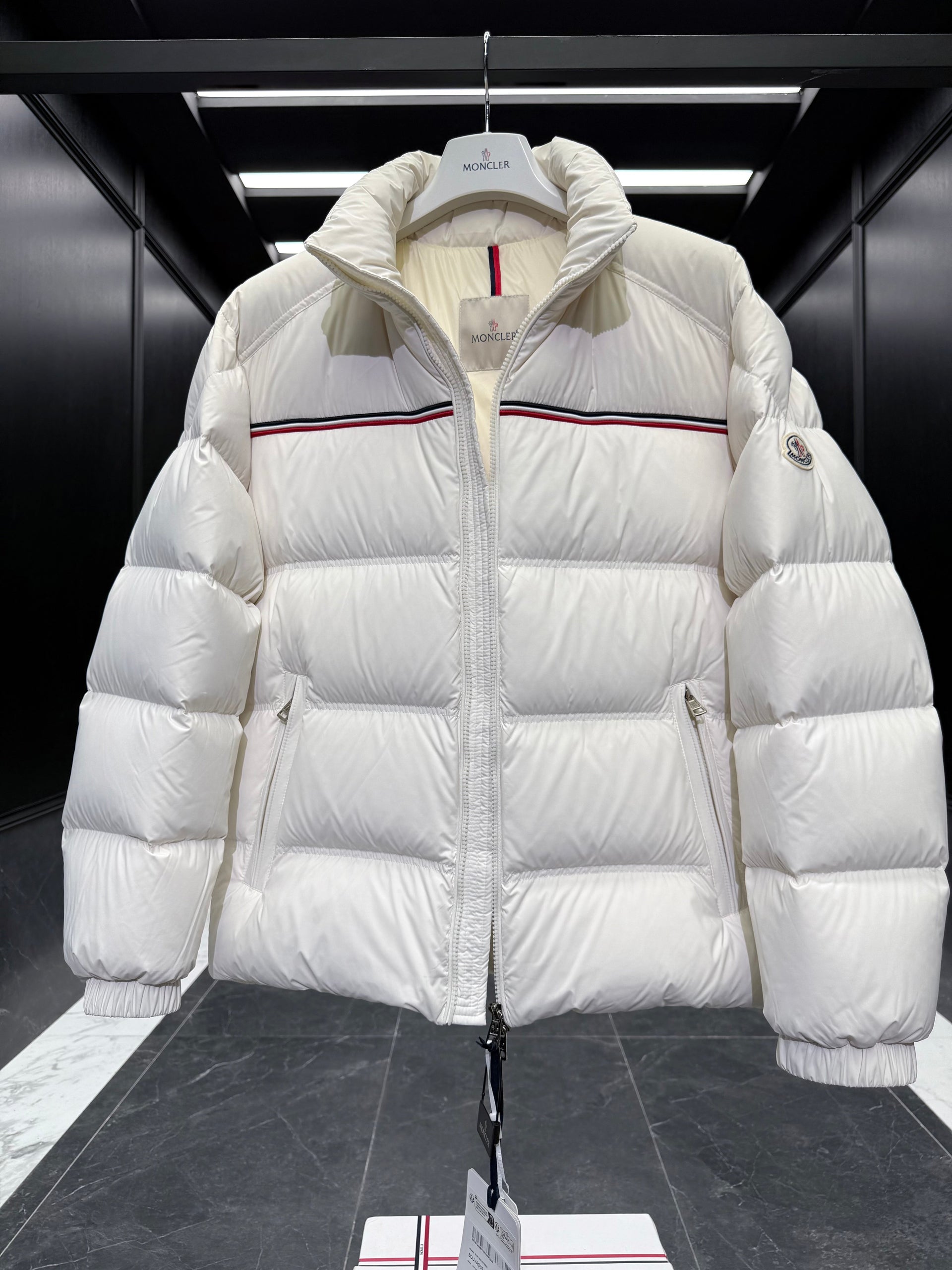 MONC BOUVAQUE JACKET