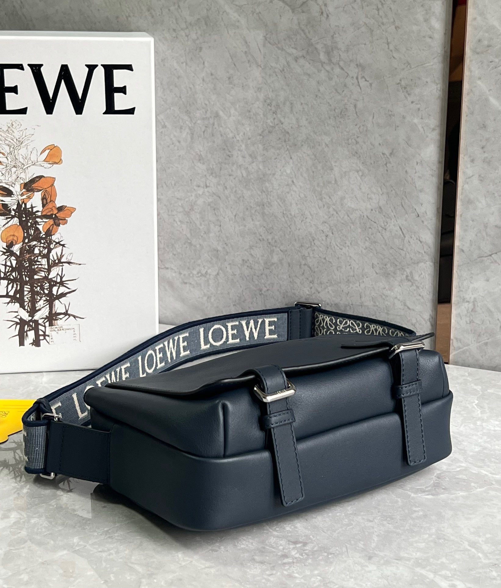 LOEW XS MILITARY MESSENGER BAG