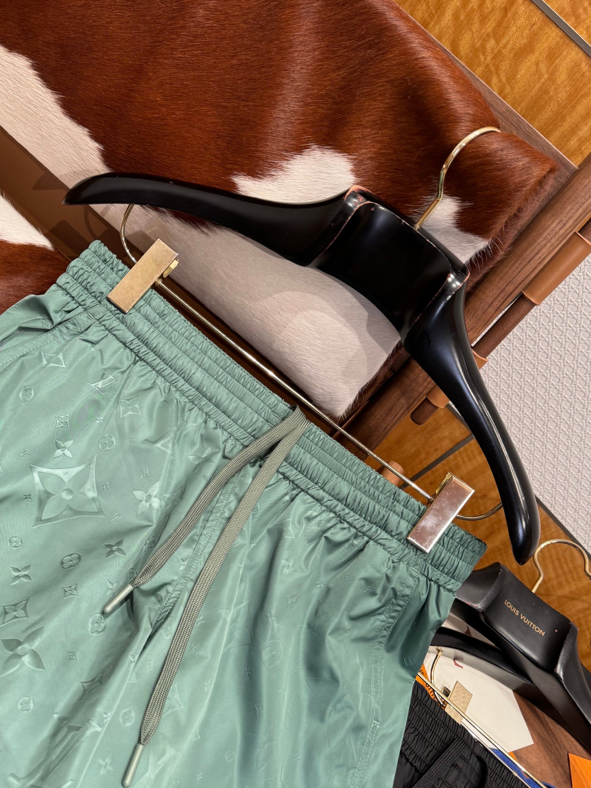 LOU SHORTS