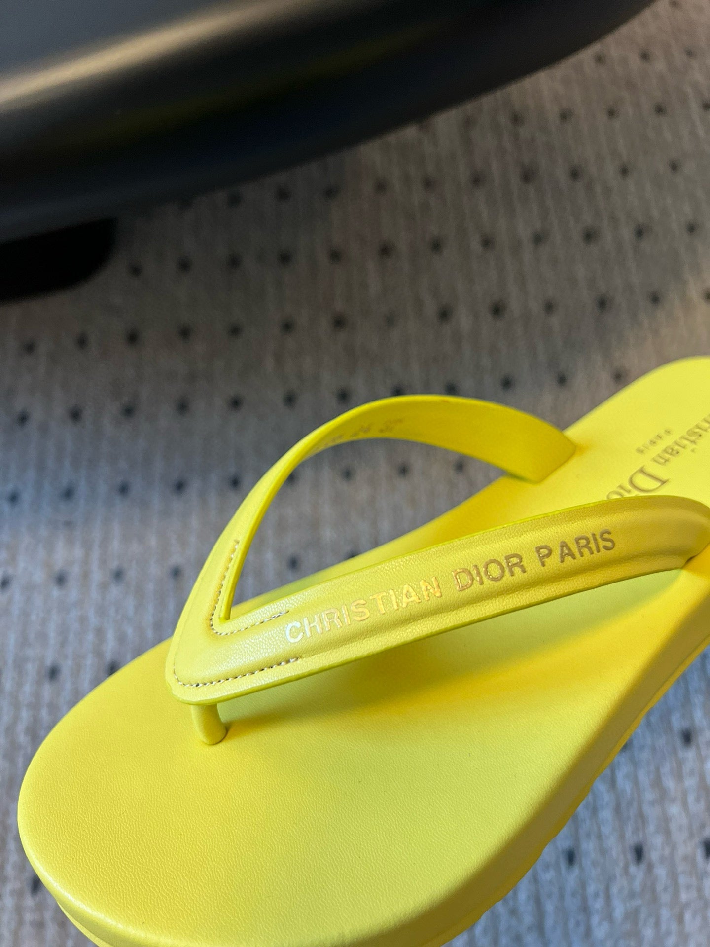 CD THONG SANDAL