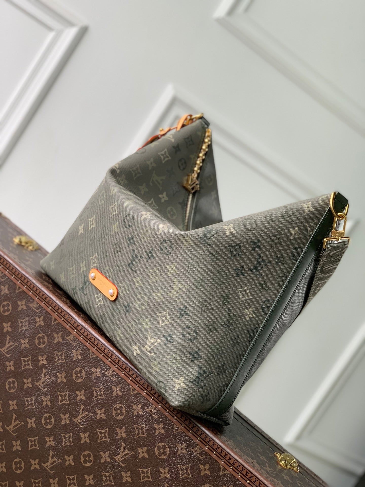 LOU VAGABOND HOBO BAG