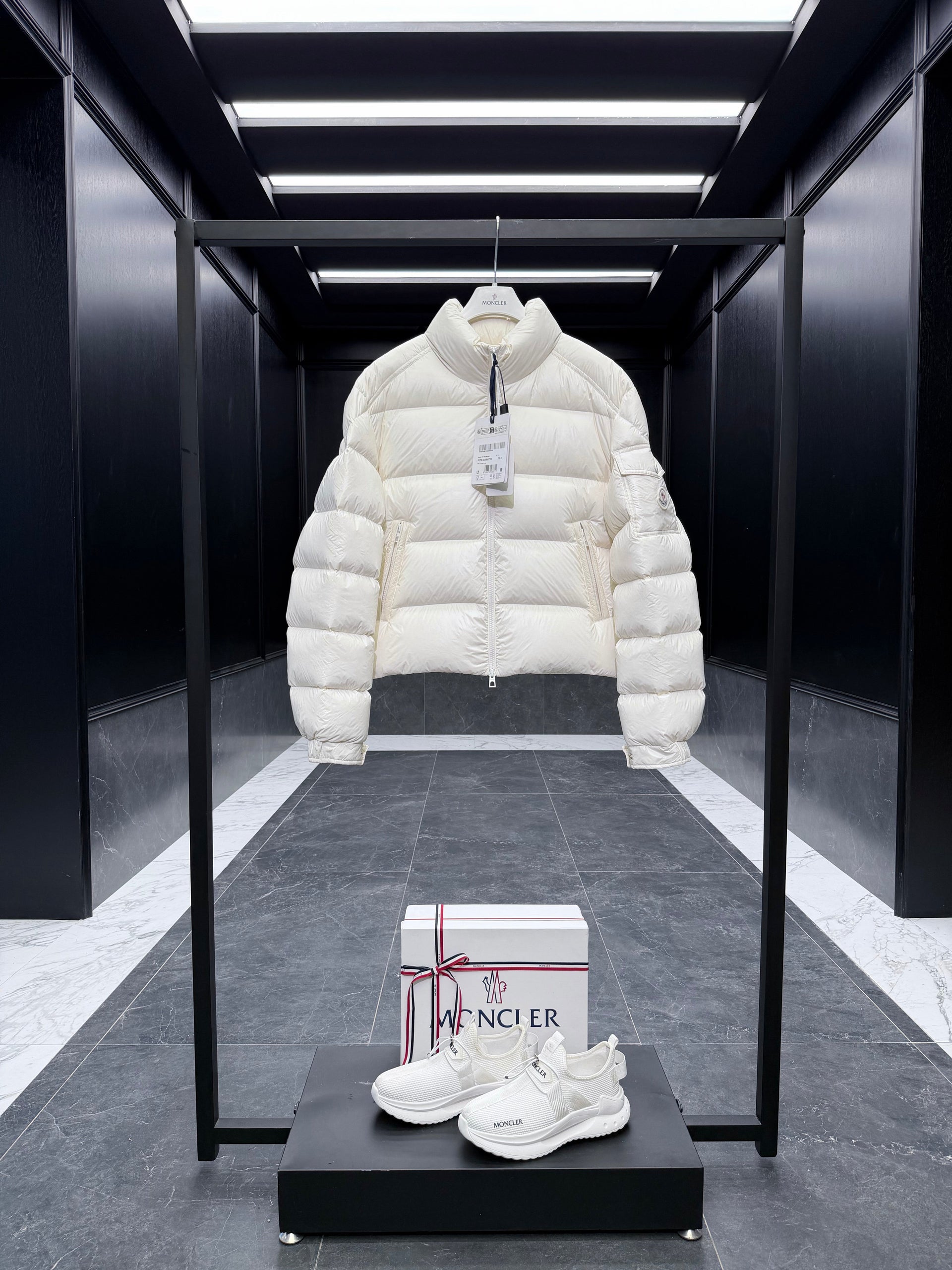 MONC PETRA JACKET