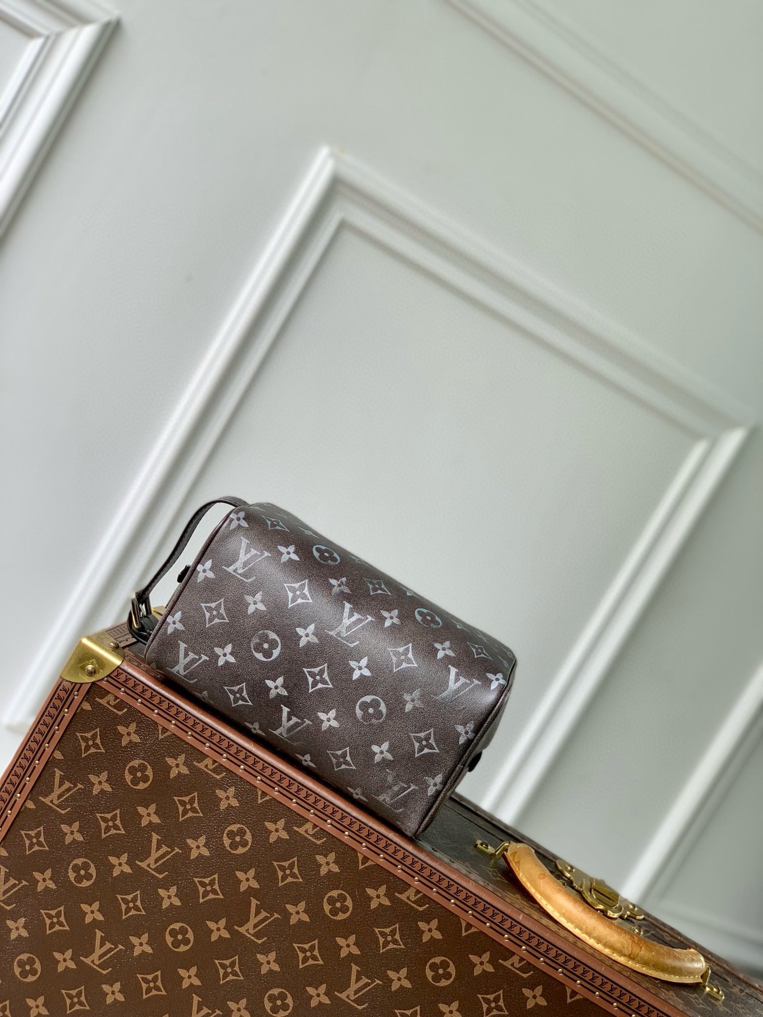 LOU LOCKER DOPP KIT