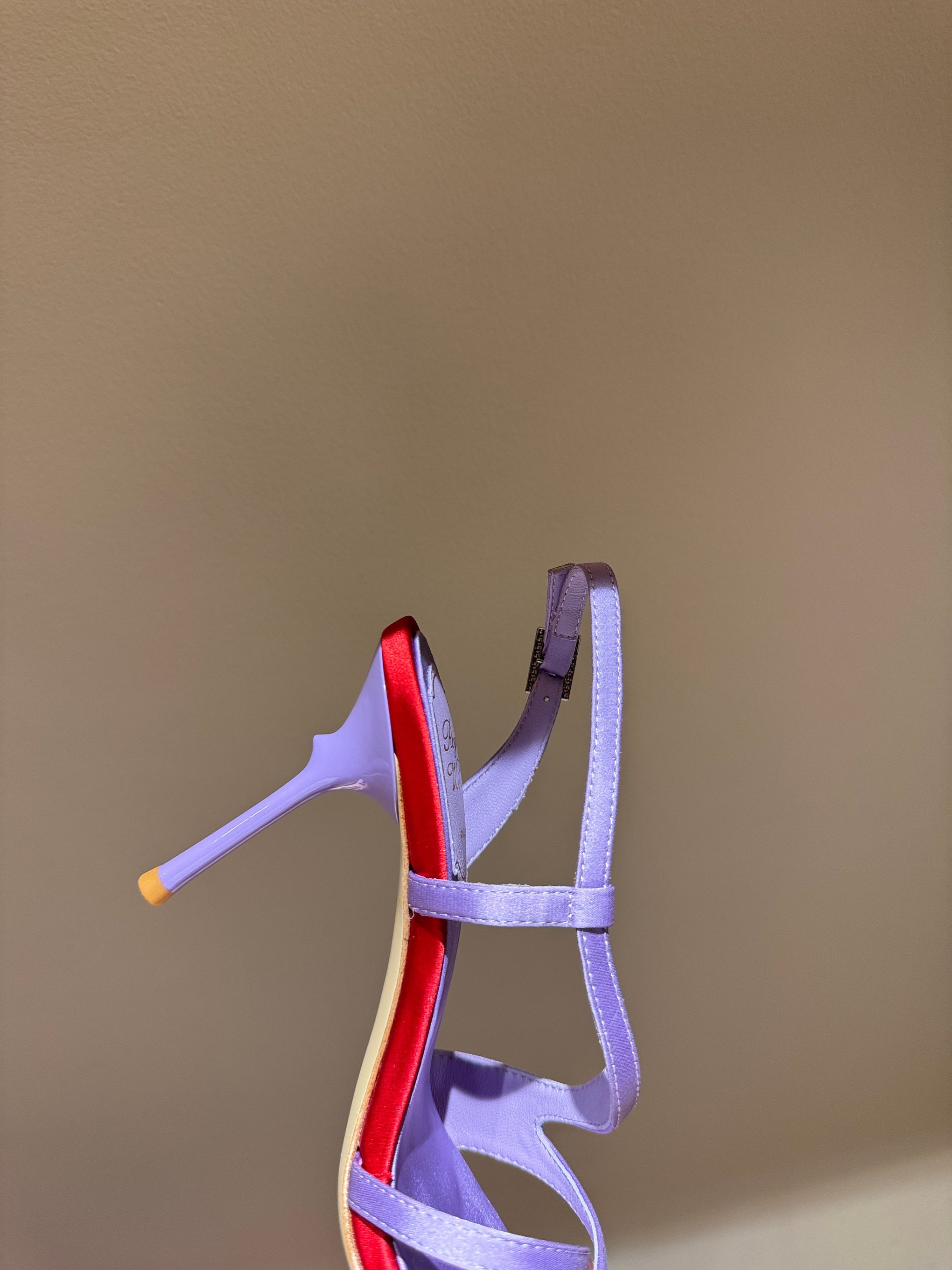 ROGER V HEELS