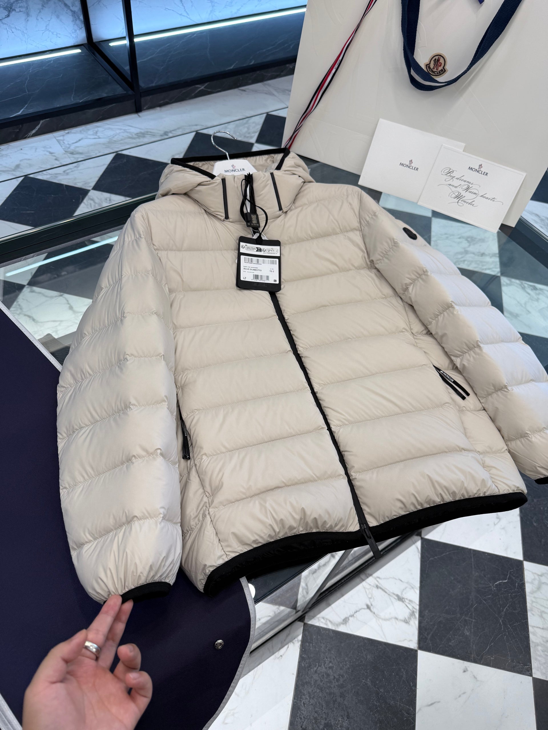 MONC JELUZ JACKET