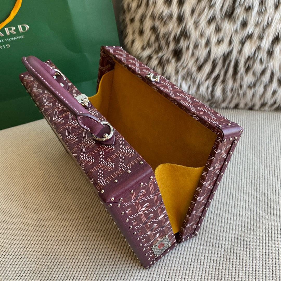 GOYA GRAND HOTEL TRUNK BAG