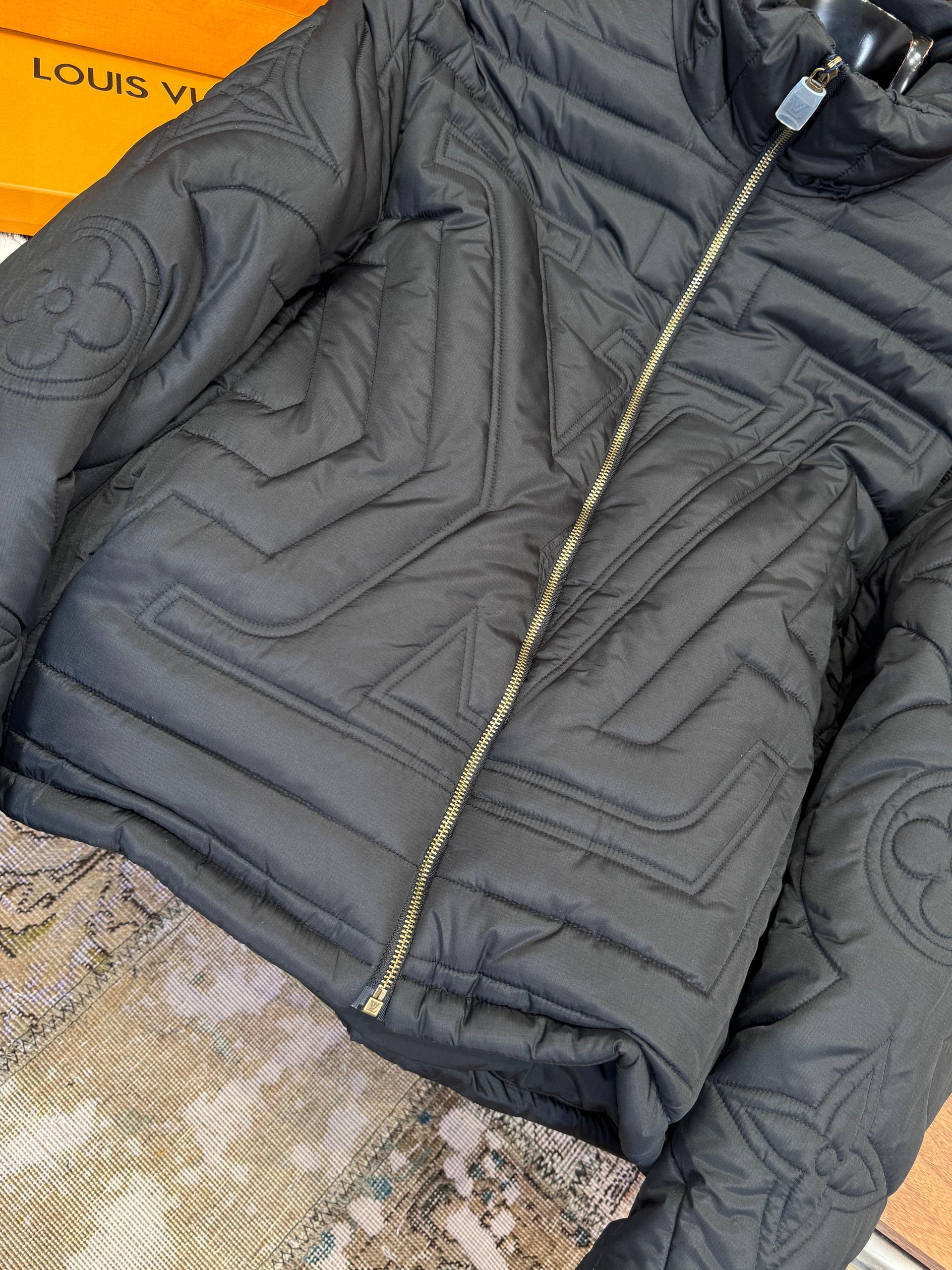 LOU JACKET