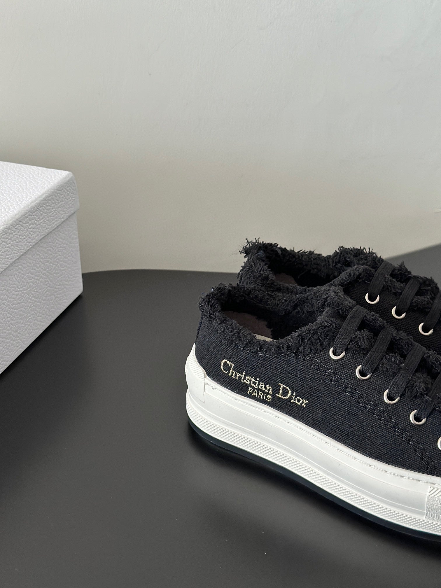 CD WALKIN SNEAKER
