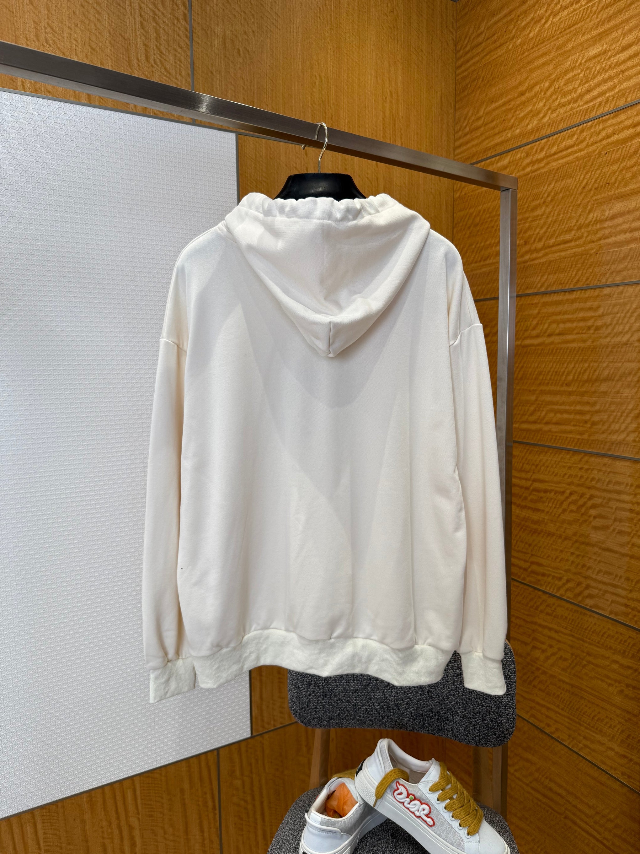 LOU HOODIE