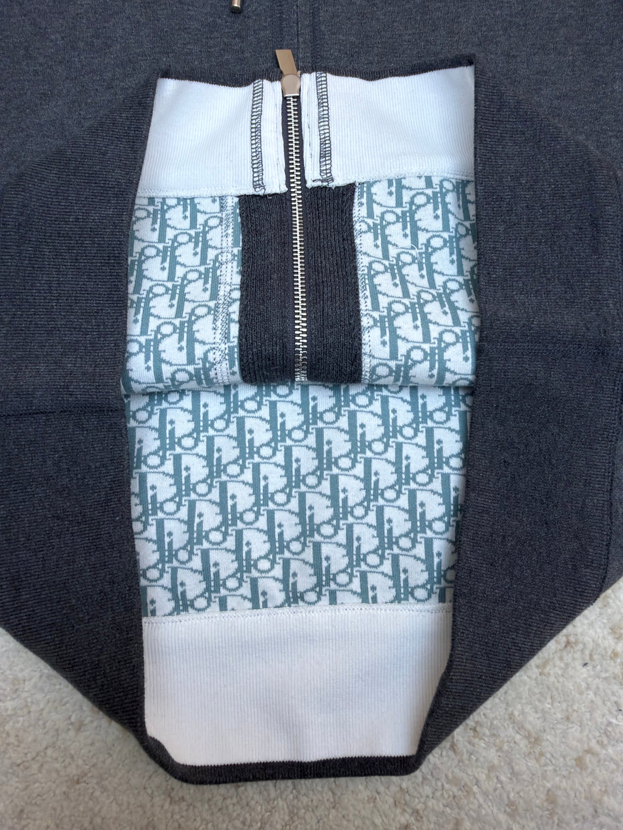 CD ZIP HOODIE