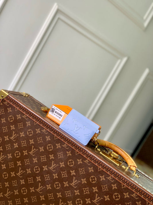 LOU CHARMS CARD HOLDER