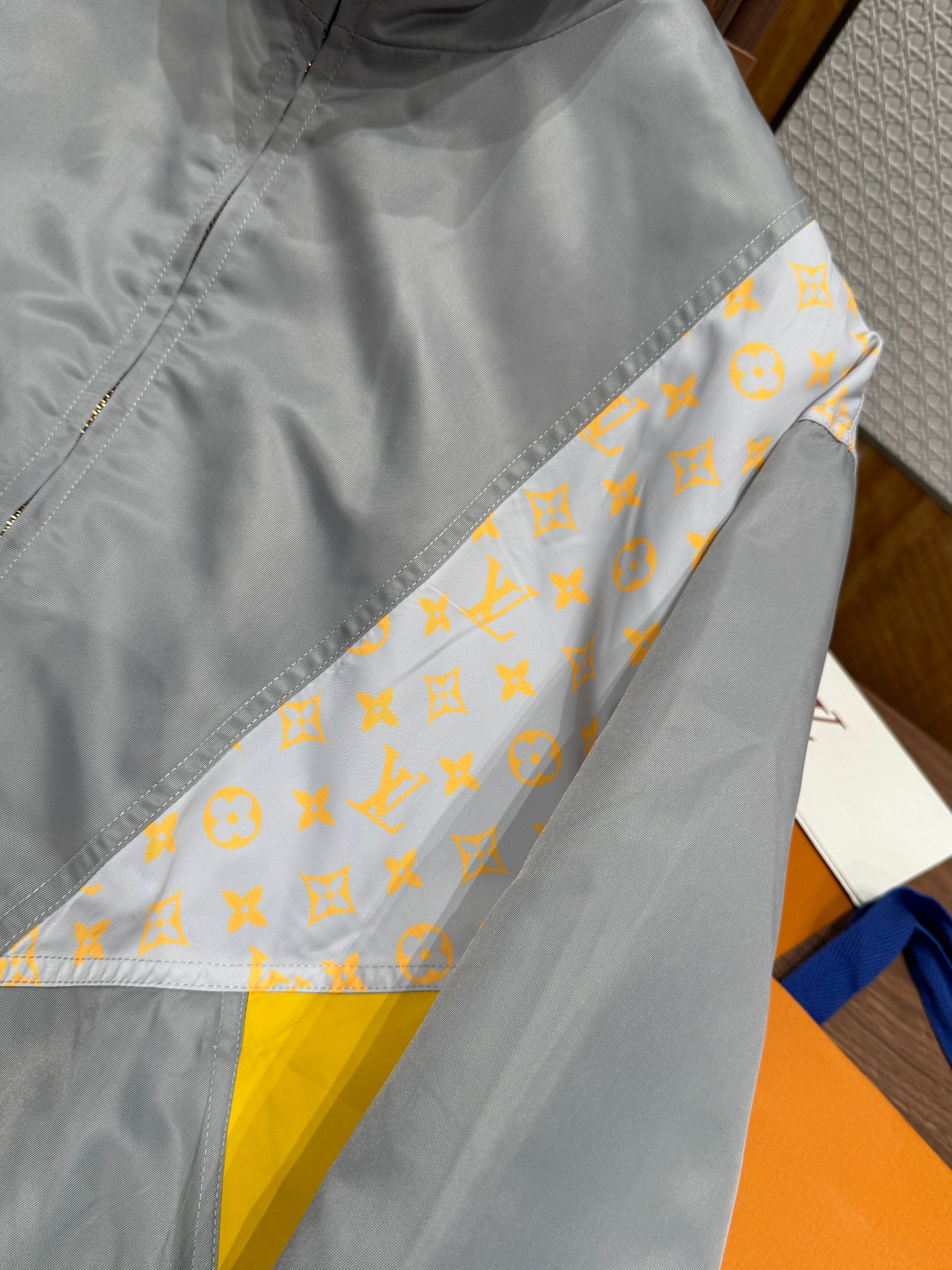 LOU JACKET