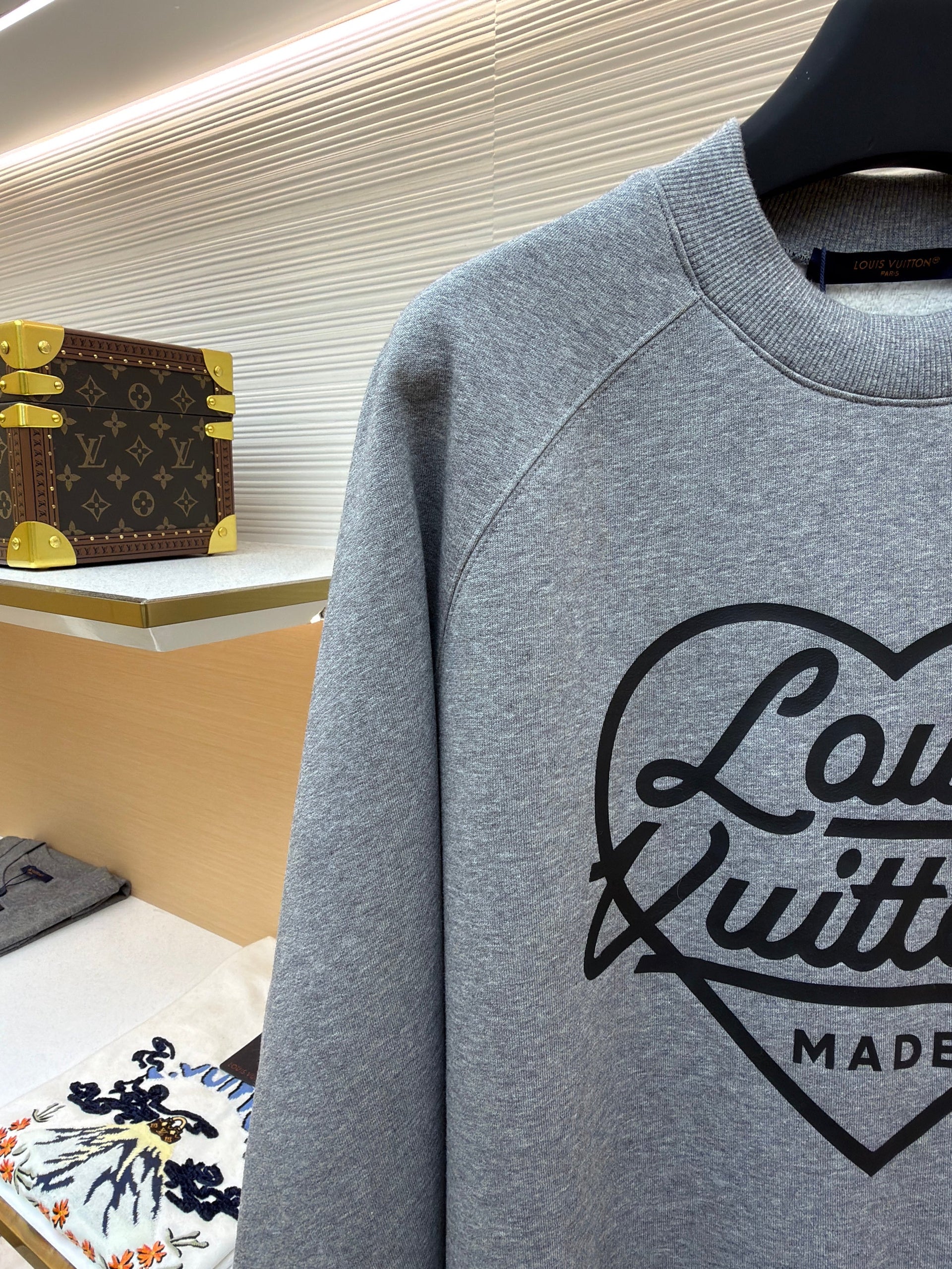 LOU SWEATSHIRT