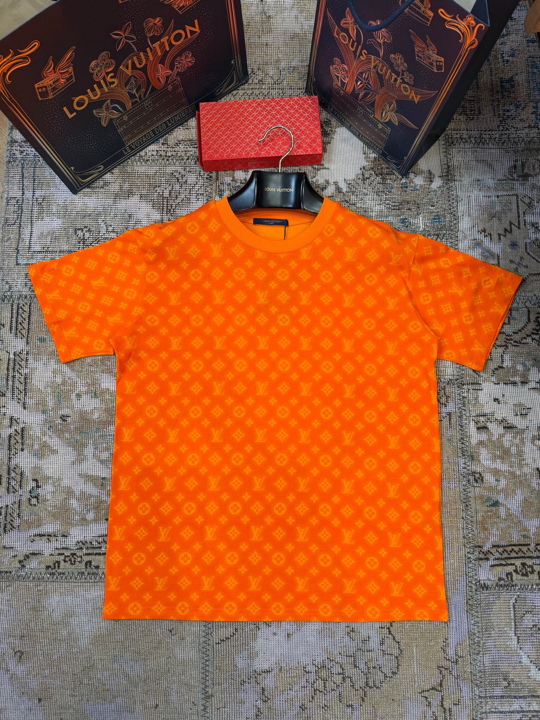 LOU T-SHIRT